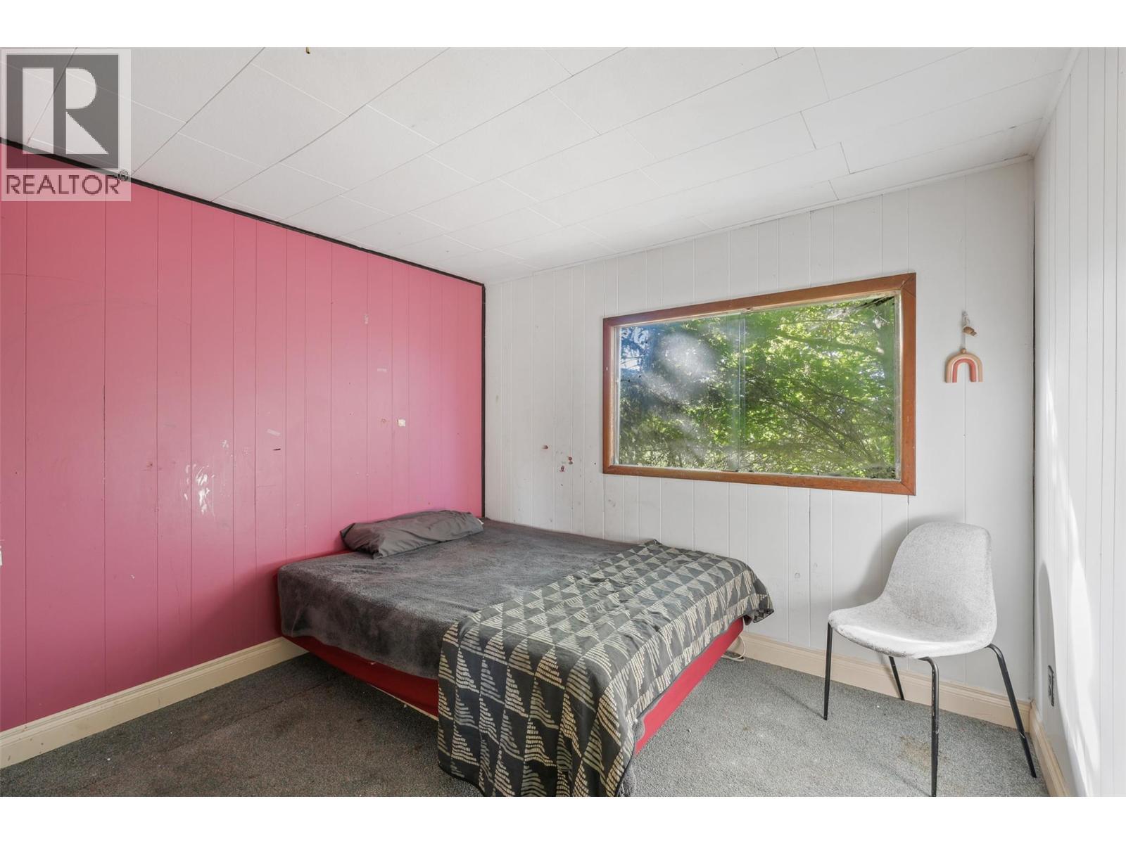 1012 Addison Road, Tappen, BC - Indoor Photo Showing Bedroom