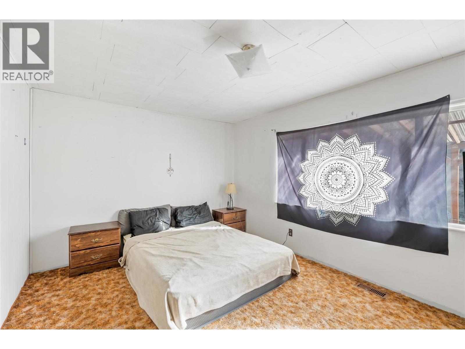 1012 Addison Road, Tappen, BC - Indoor Photo Showing Bedroom