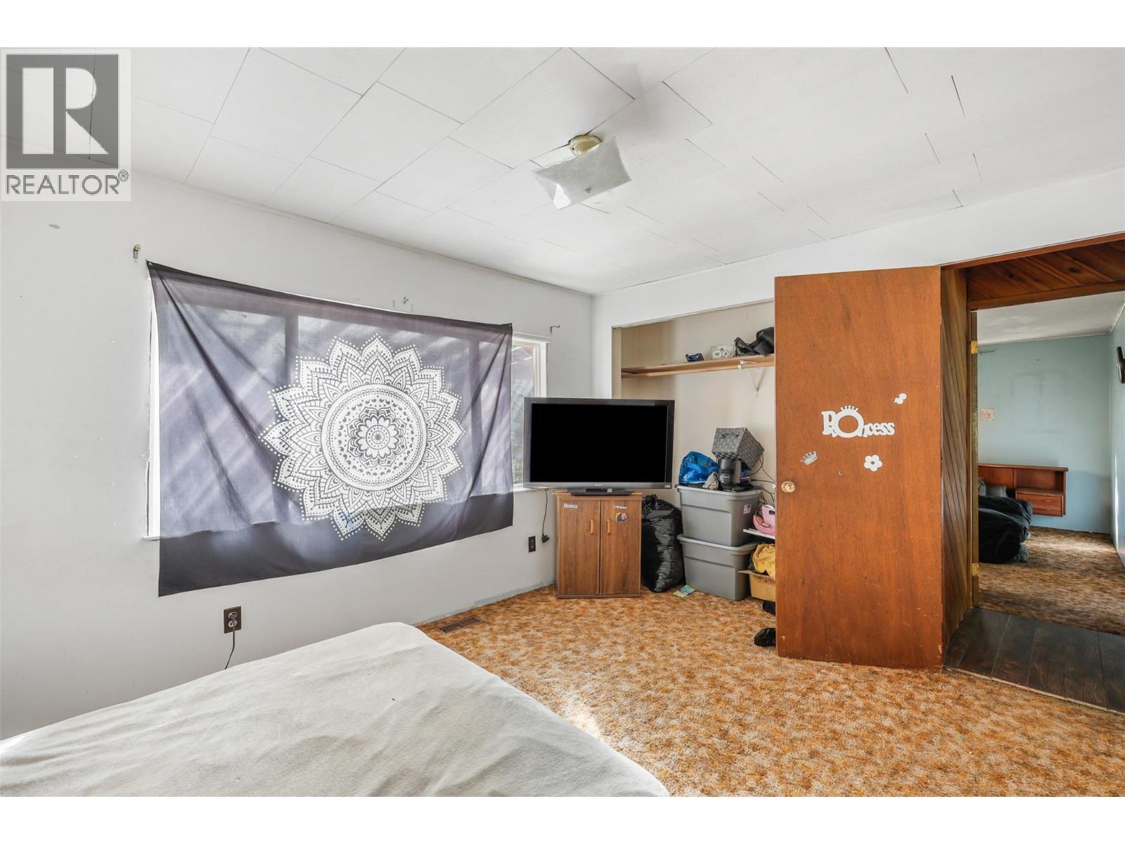 1012 Addison Road, Tappen, BC - Indoor Photo Showing Bedroom
