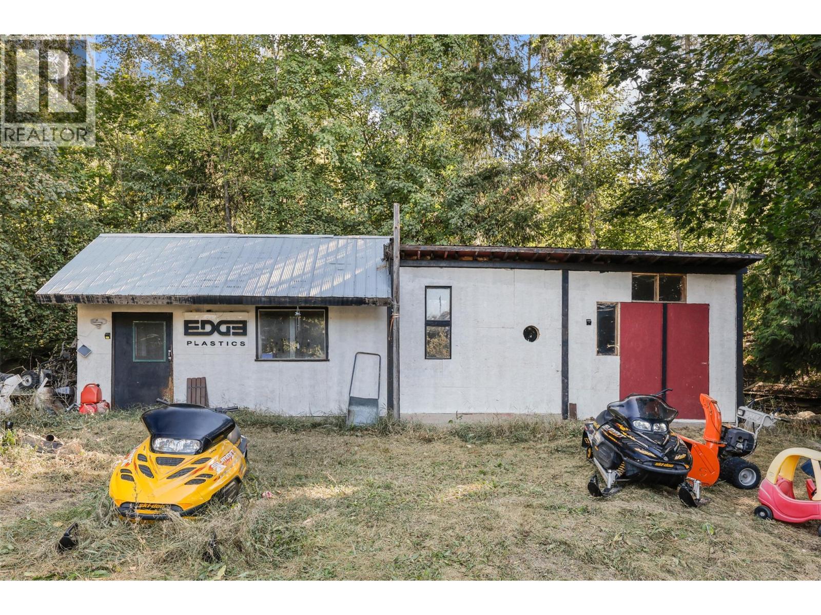 1012 Addison Road, Tappen, BC - Outdoor