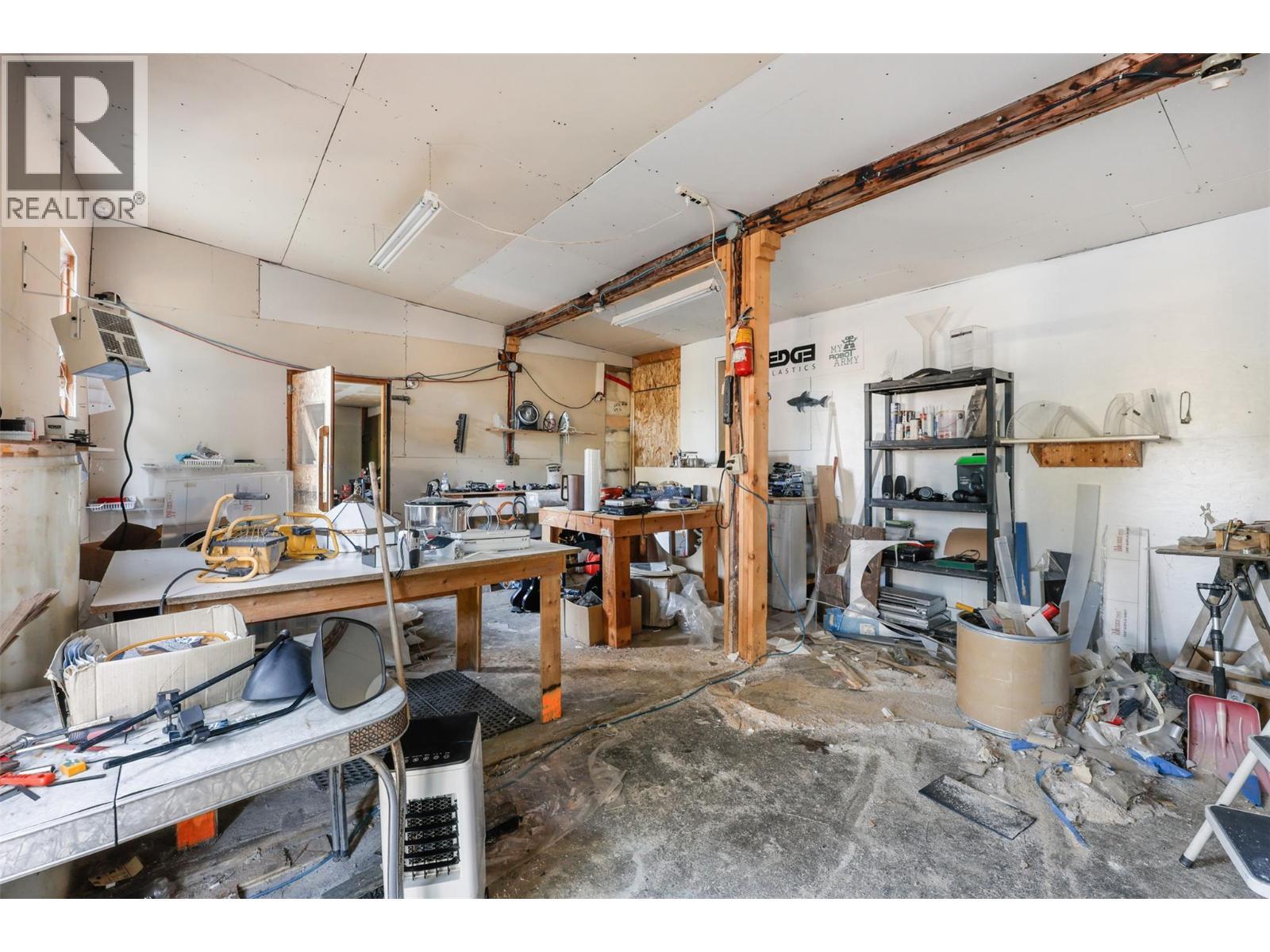 1012 Addison Road, Tappen, BC - Indoor