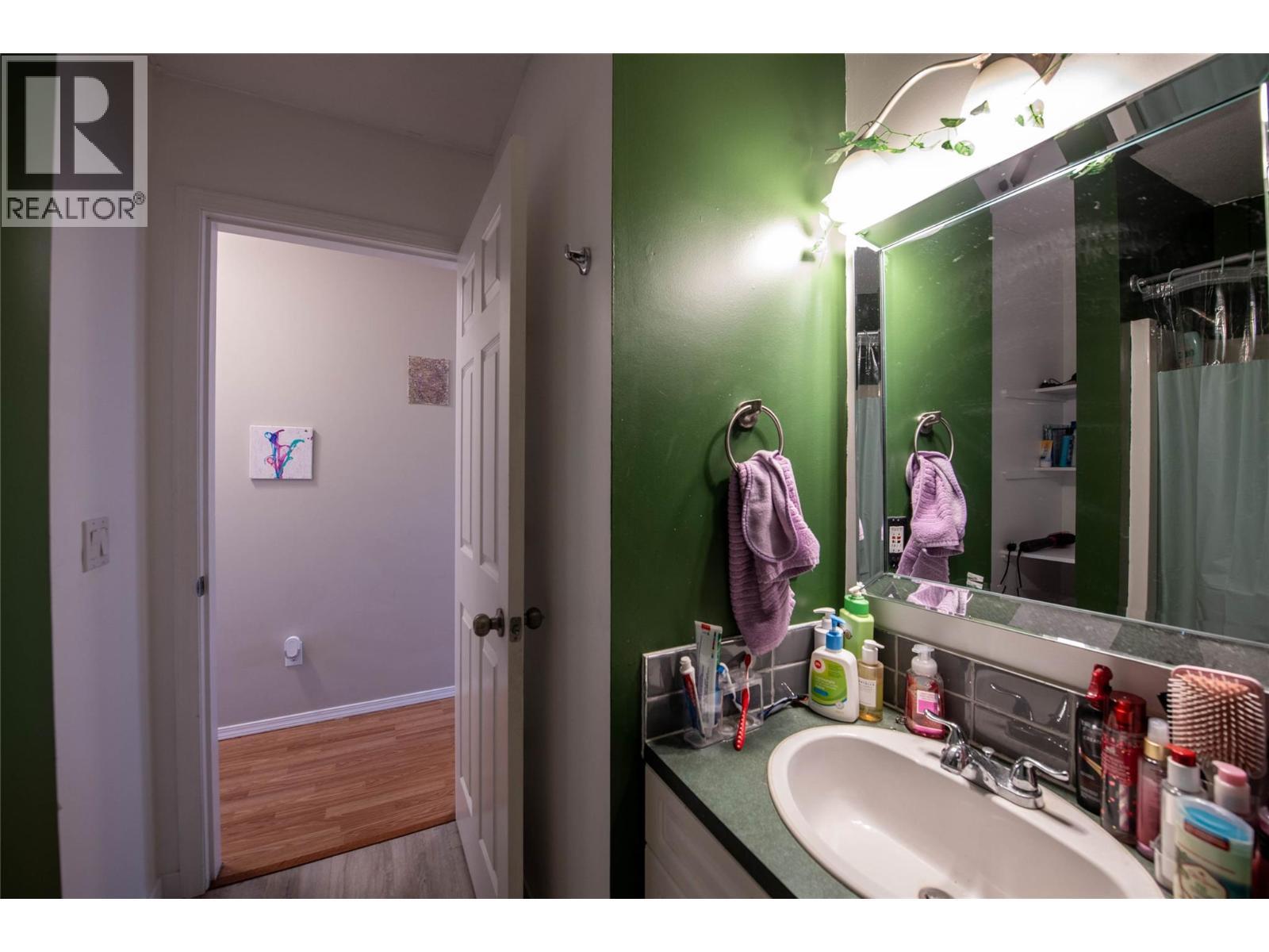 883 Evergreen Place, Kamloops, BC - Indoor Photo Showing Bathroom