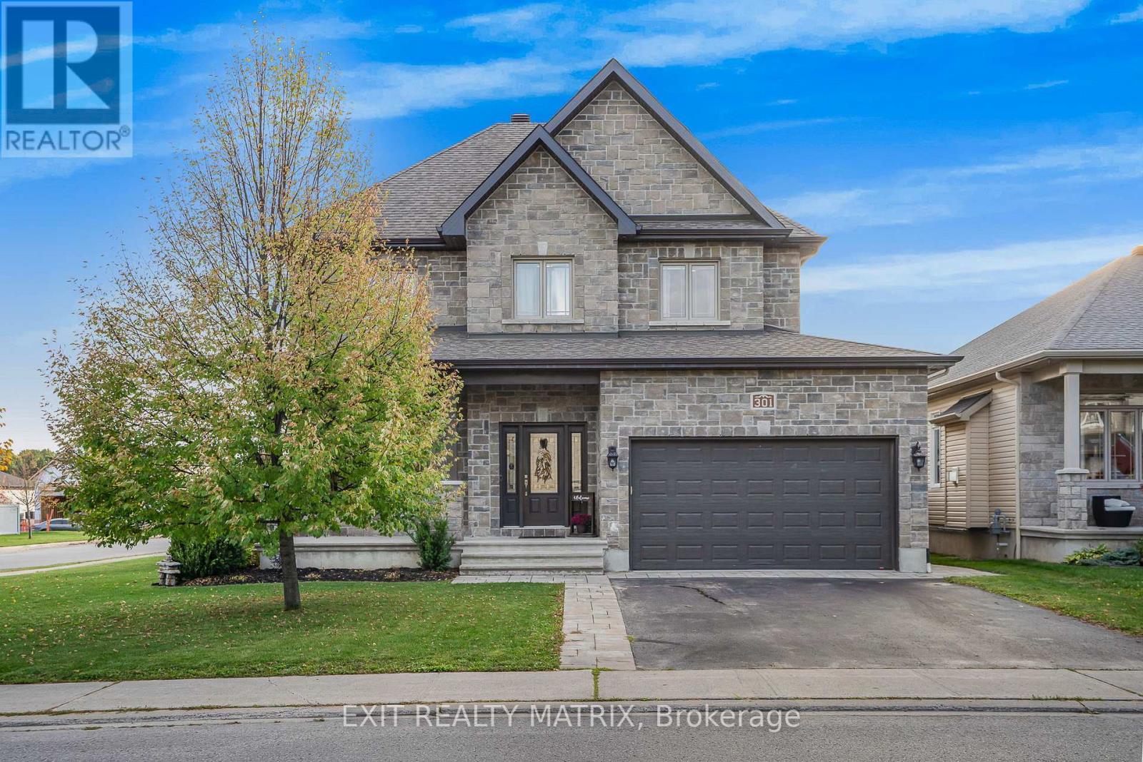 301 Colmar Street, Russell, ON - Outdoor With Facade