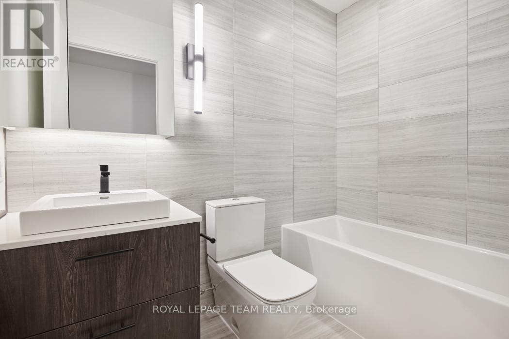 610 - 10 James Street, Ottawa, ON - Indoor Photo Showing Bathroom