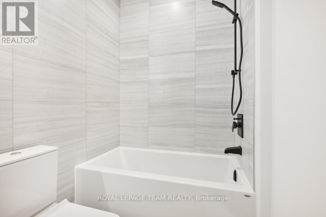 610 - 10 James Street, Ottawa, ON - Indoor Photo Showing Bathroom