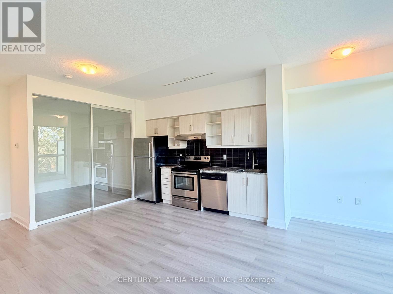 201 - 160 Vanderhoof Avenue, Toronto, ON - Indoor Photo Showing Kitchen