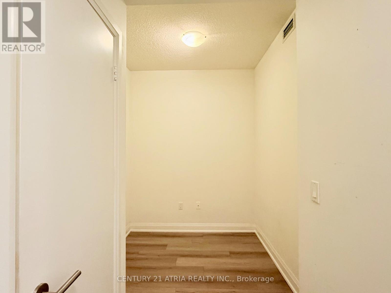 201 - 160 Vanderhoof Avenue, Toronto, ON - Indoor Photo Showing Other Room