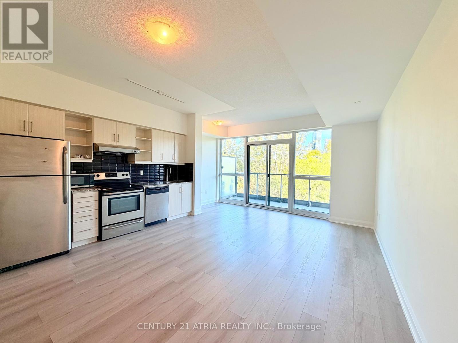 201 - 160 Vanderhoof Avenue, Toronto, ON - Indoor Photo Showing Kitchen