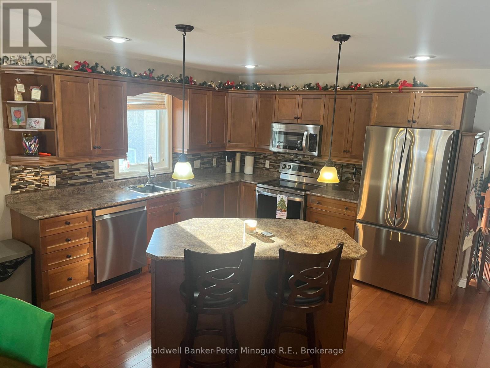 296 Osprey Crescent, Callander, ON - Indoor Photo Showing Kitchen With Double Sink