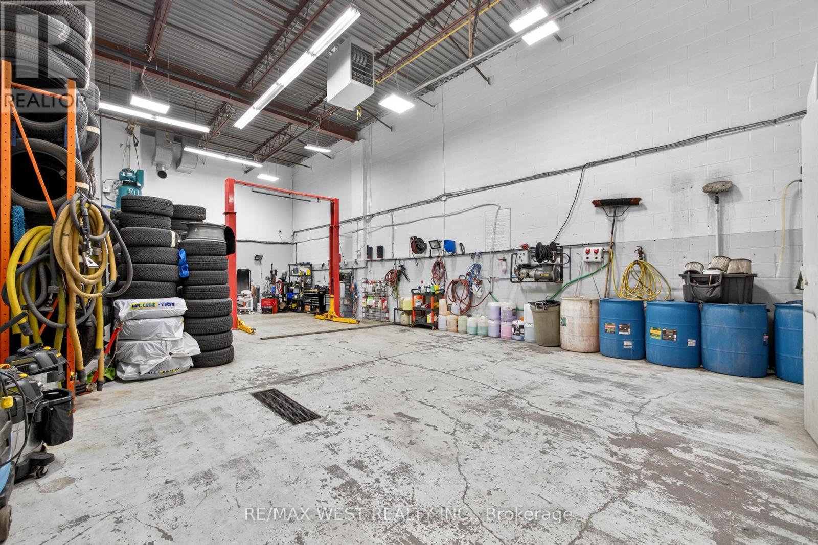 26 - 131 Citation Drive, Vaughan, ON