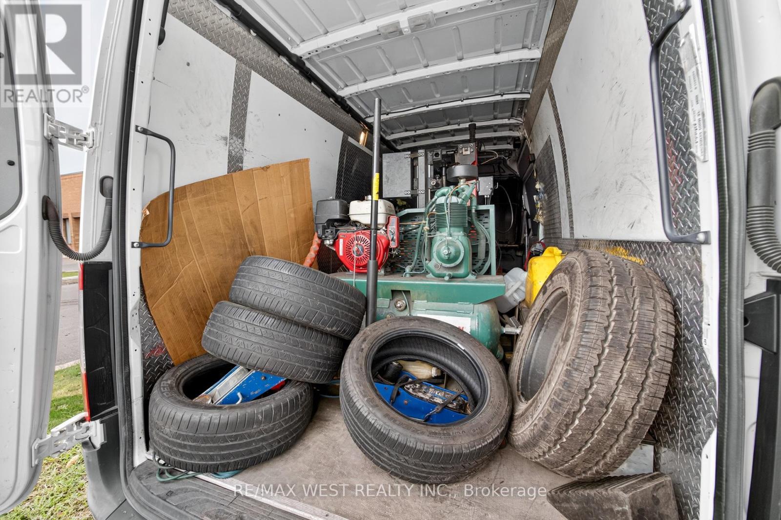 26 - 131 Citation Drive, Vaughan, ON