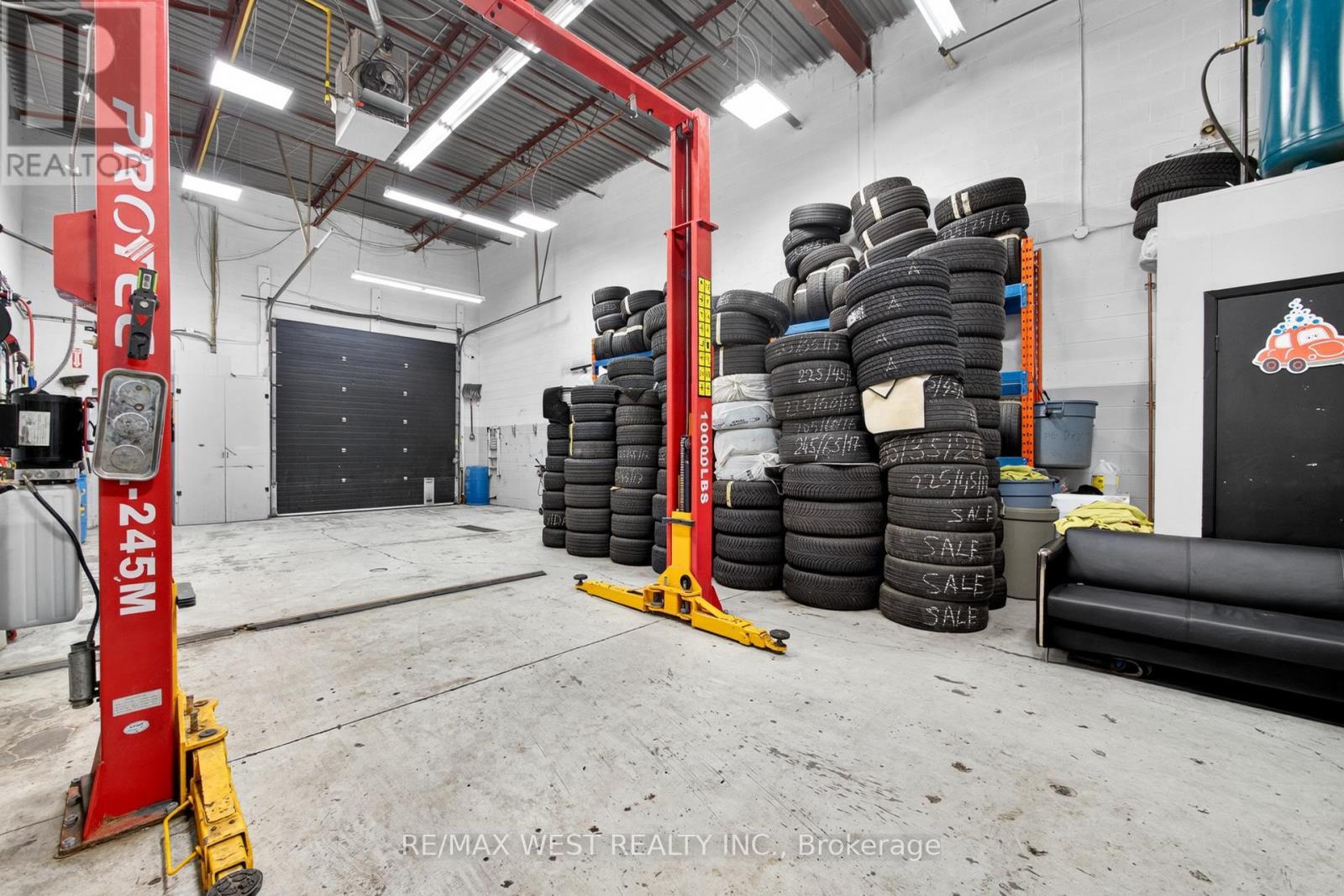 26 - 131 Citation Drive, Vaughan, ON