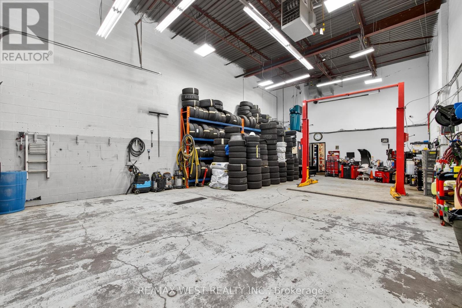 26 - 131 Citation Drive, Vaughan, ON