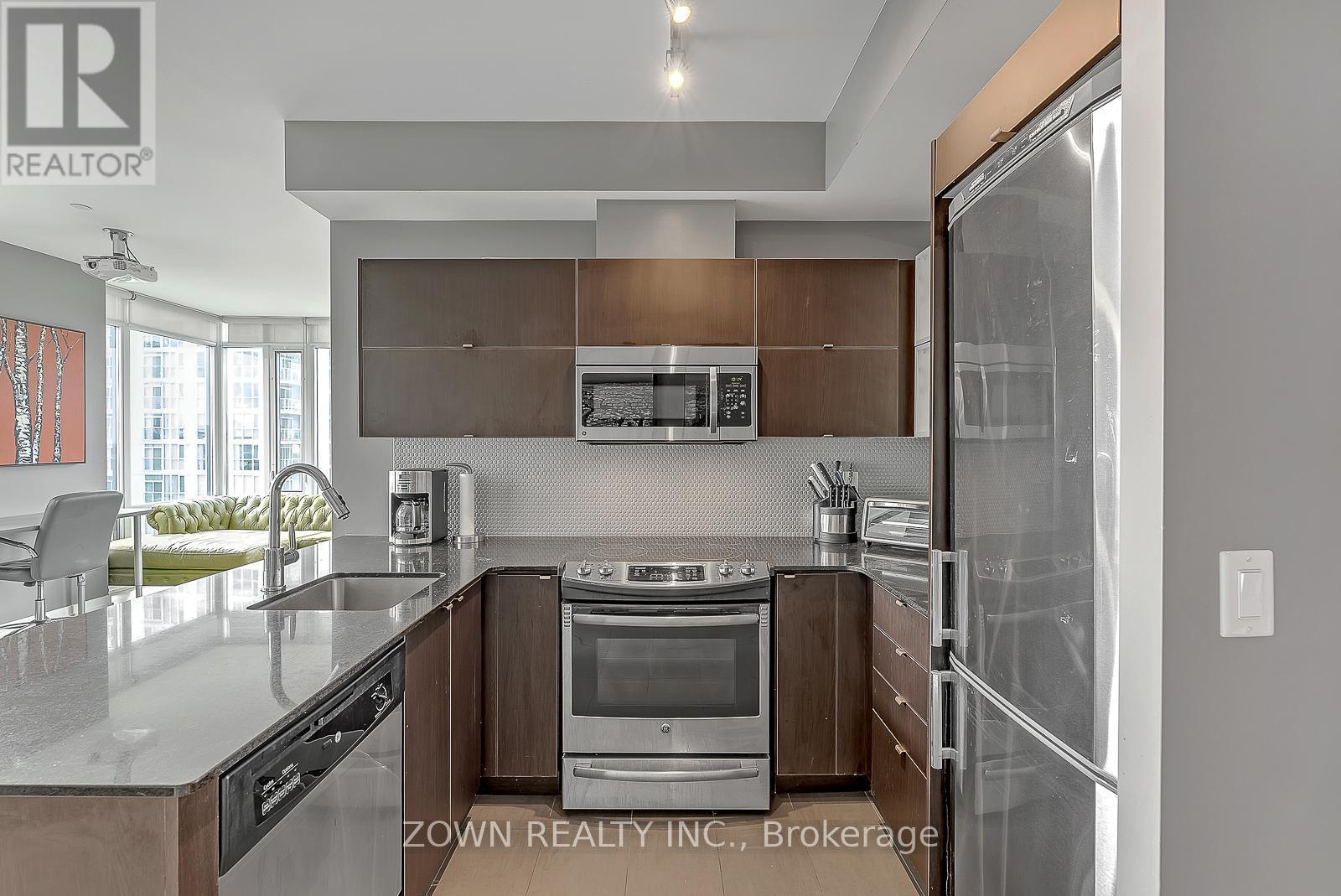 Kitchen 2 - Ph09 - 170 Fort York Boulevard, Toronto, ON