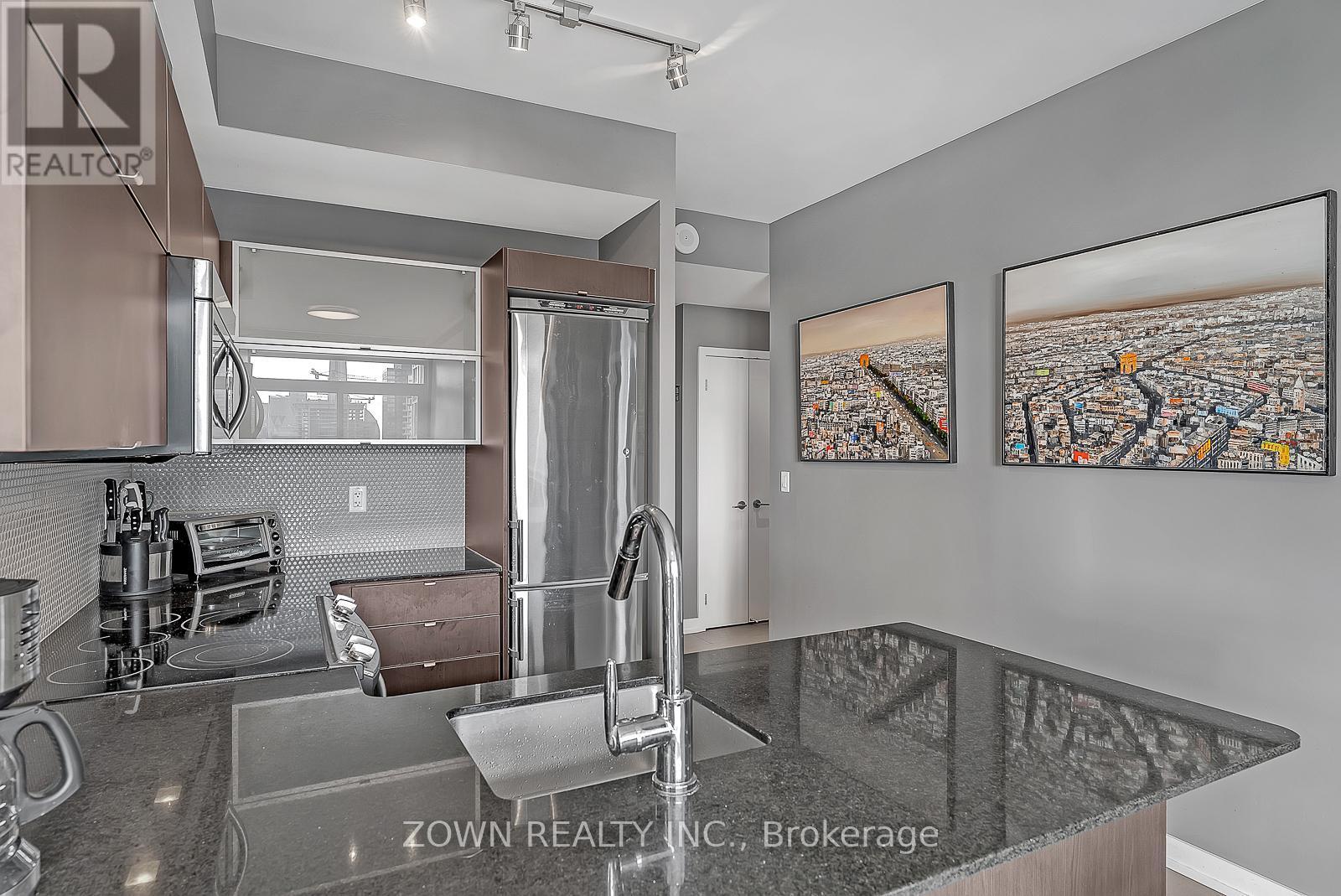 Kitchen 4 - Ph09 - 170 Fort York Boulevard, Toronto, ON