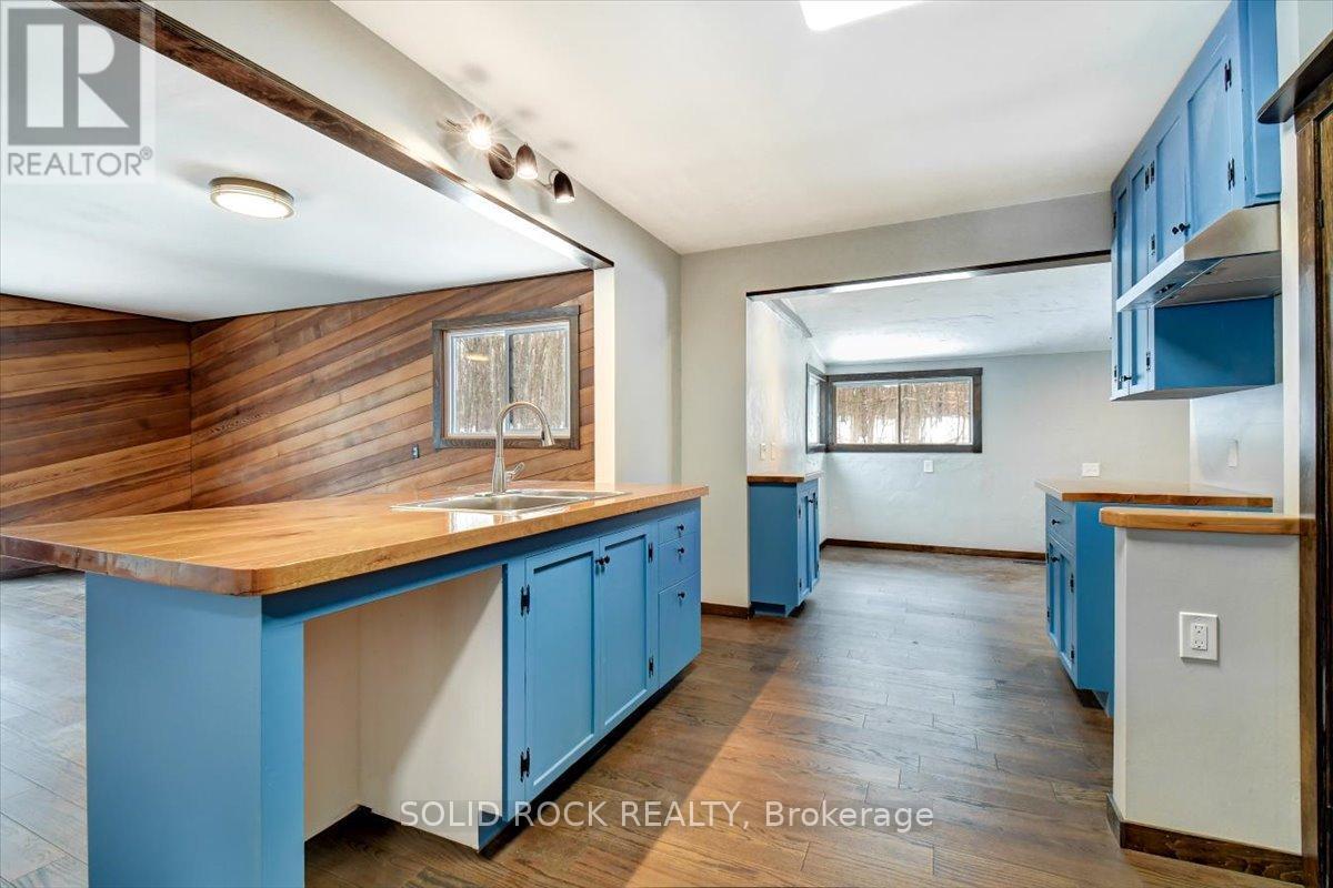 Kitchen with view of breakfast nook - 132 Beaver Creek Road, Marmora And Lake (Marmora Ward), ON - Indoor Photo Showing Kitchen