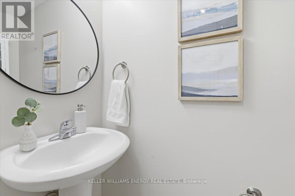 52 Elliottglen Drive, Ajax (Northeast Ajax), ON - Indoor Photo Showing Bathroom