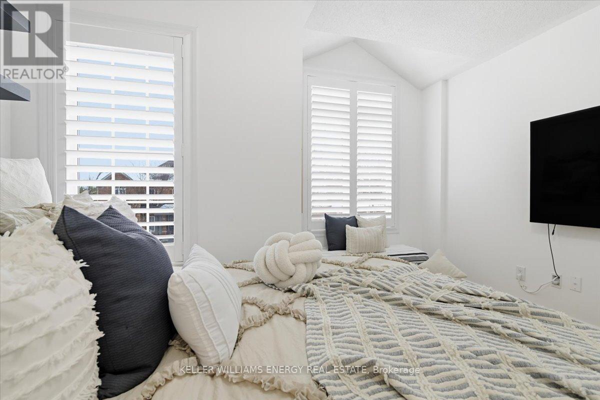 52 Elliottglen Drive, Ajax (Northeast Ajax), ON - Indoor Photo Showing Bedroom