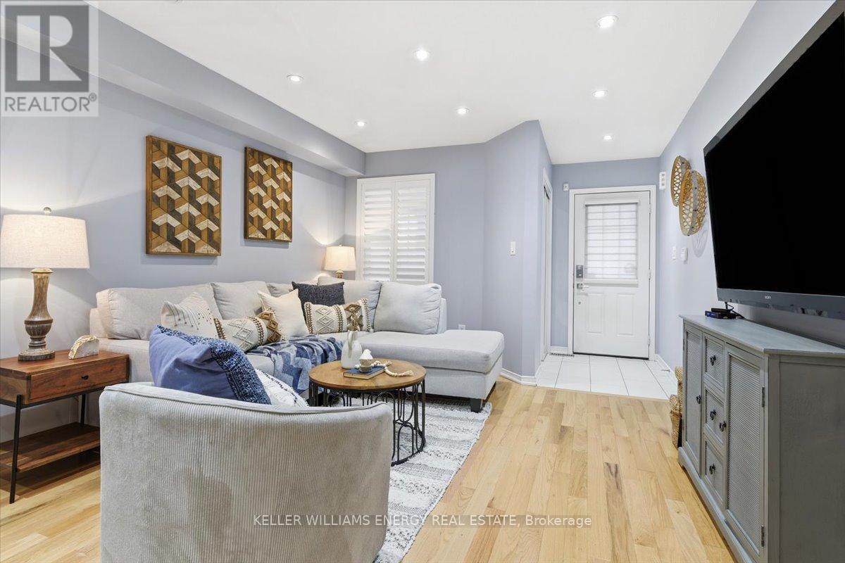 52 Elliottglen Drive, Ajax (Northeast Ajax), ON - Indoor Photo Showing Living Room