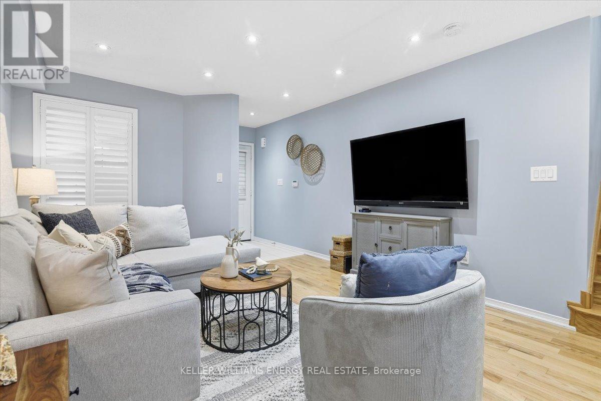 52 Elliottglen Drive, Ajax (Northeast Ajax), ON - Indoor Photo Showing Living Room