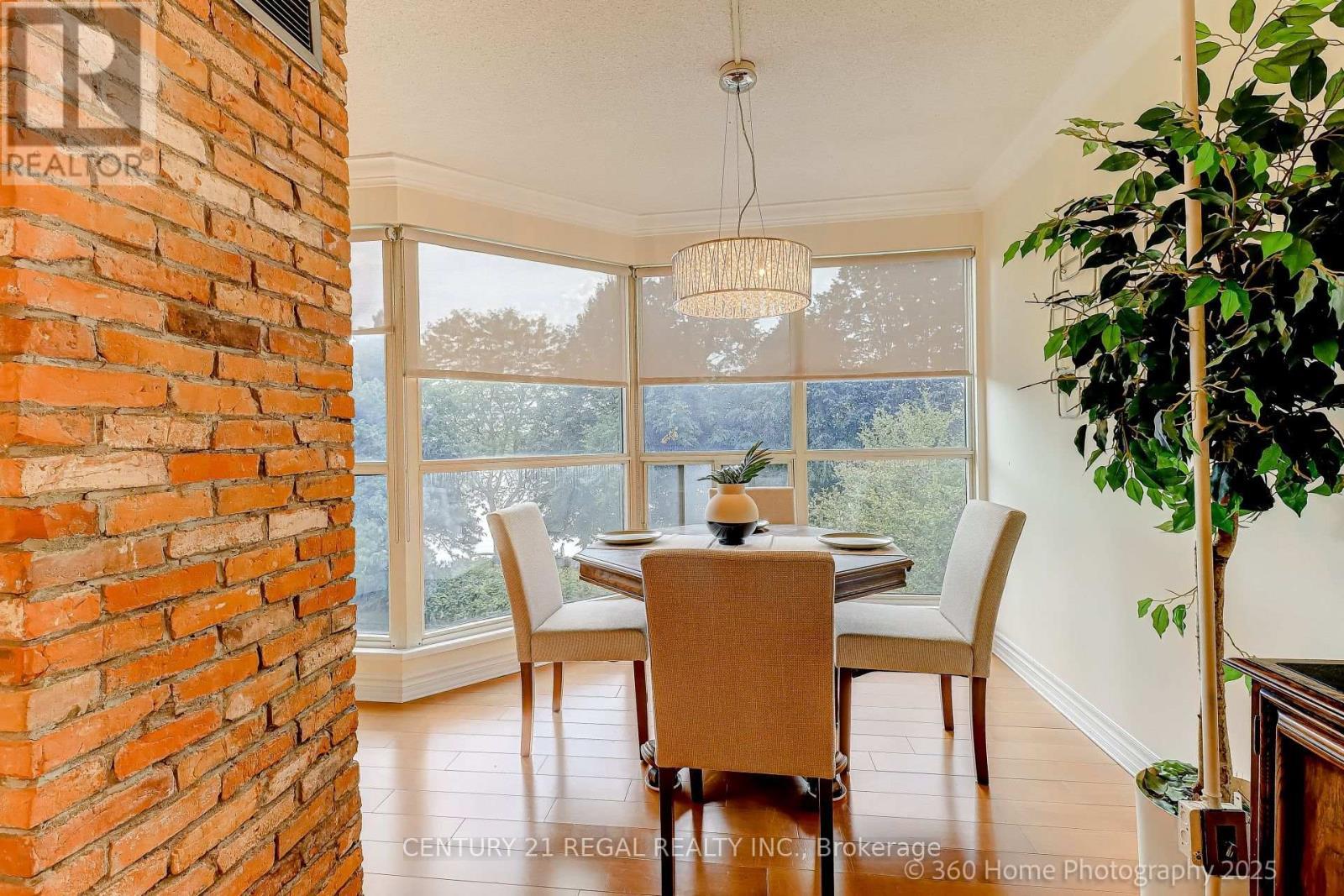 308 - 2267 Lake Shore Boulevard W, Toronto, ON - Indoor Photo Showing Dining Room