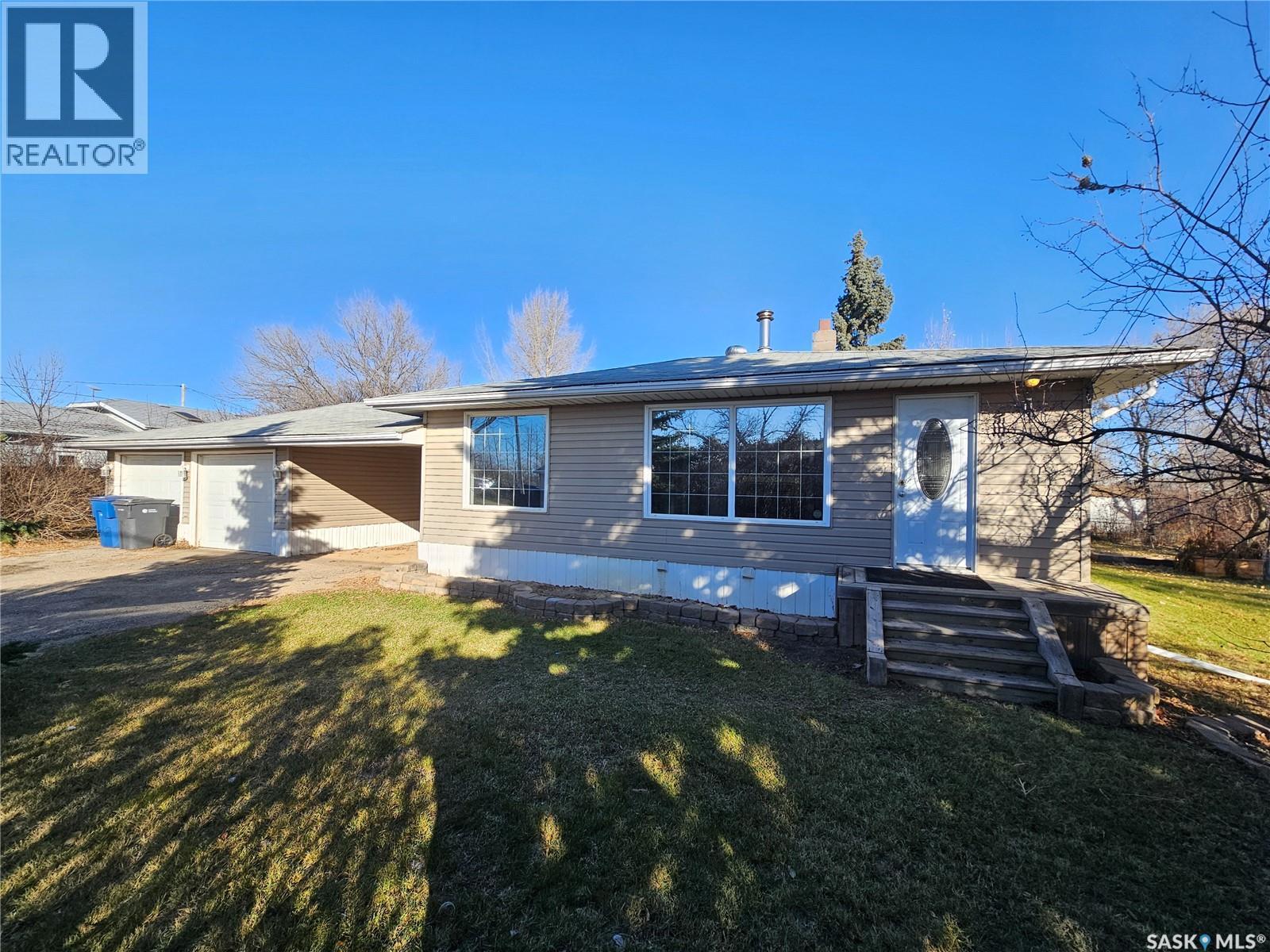 503 Souris Avenue E, Carlyle, SK - Outdoor