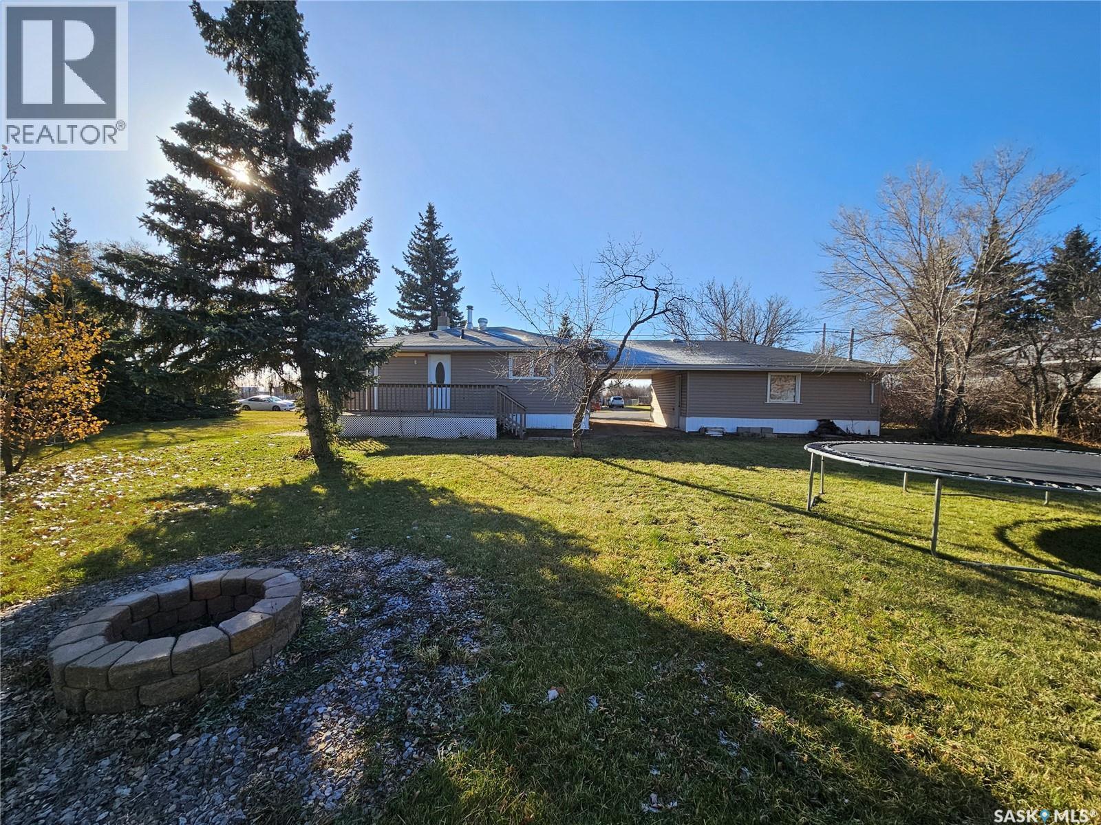 503 Souris Avenue E, Carlyle, SK - Outdoor