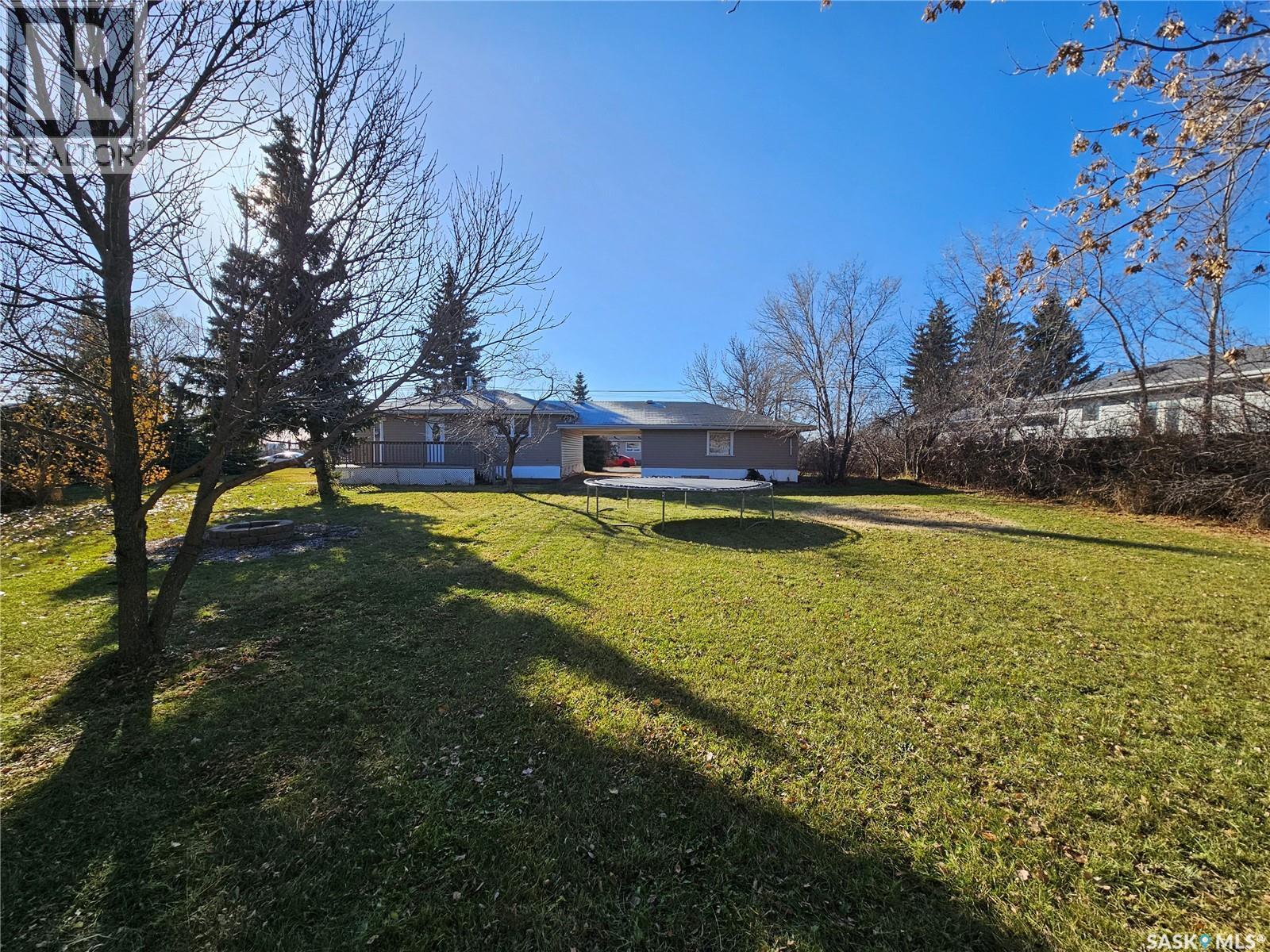 503 Souris Avenue E, Carlyle, SK - Outdoor