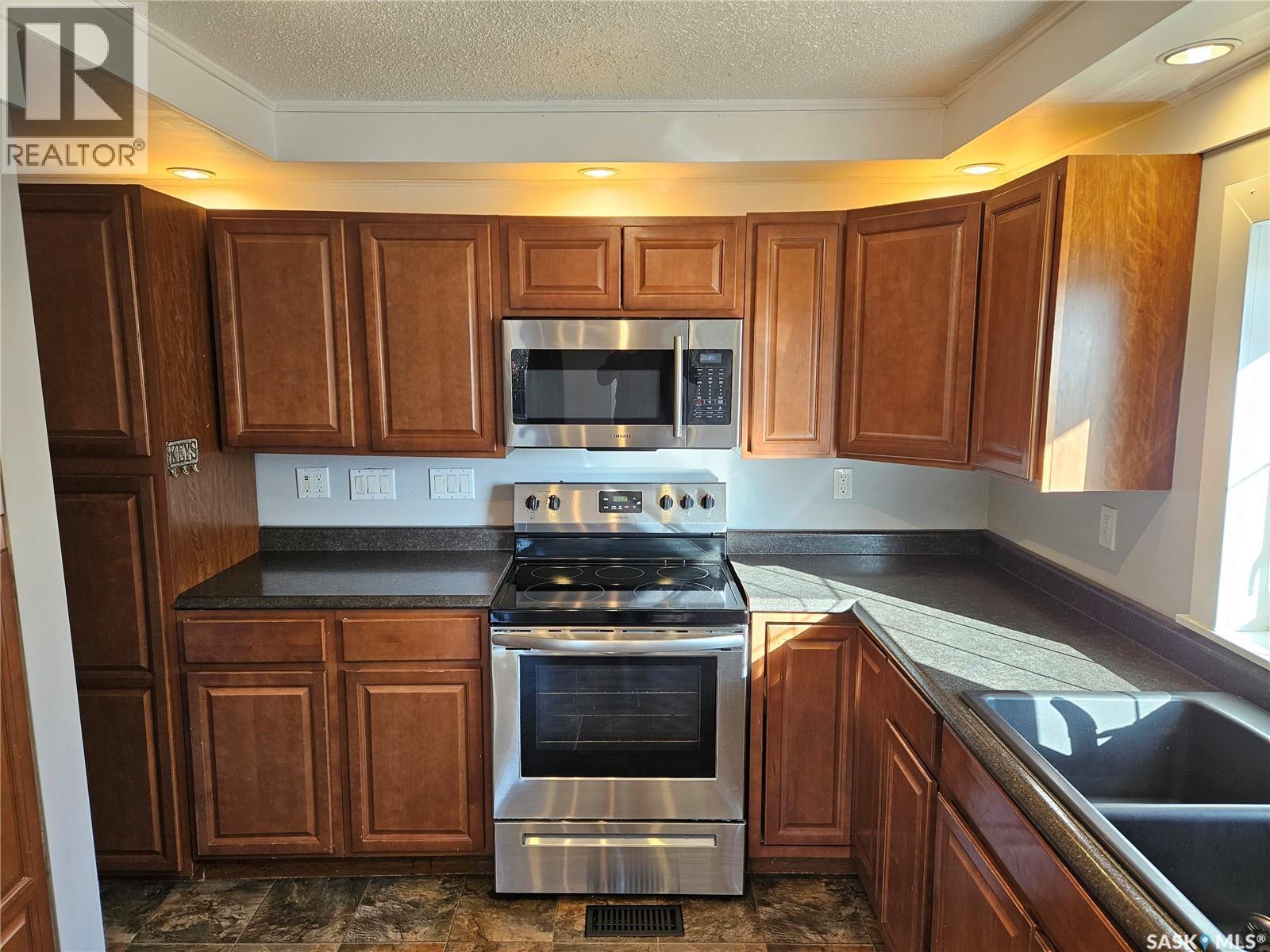 503 Souris Avenue E, Carlyle, SK - Indoor Photo Showing Kitchen