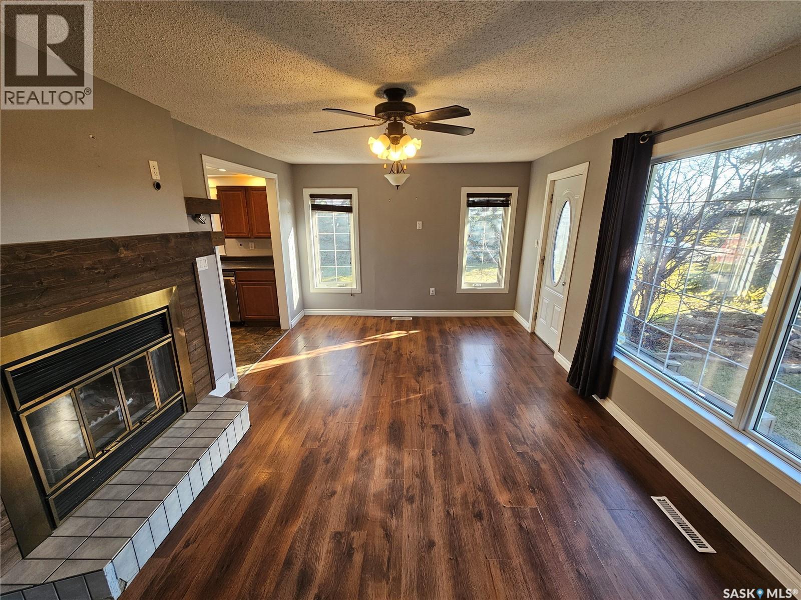 503 Souris Avenue E, Carlyle, SK - Indoor With Fireplace