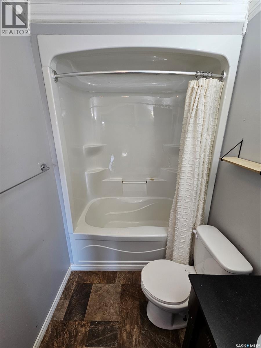 503 Souris Avenue E, Carlyle, SK - Indoor Photo Showing Bathroom