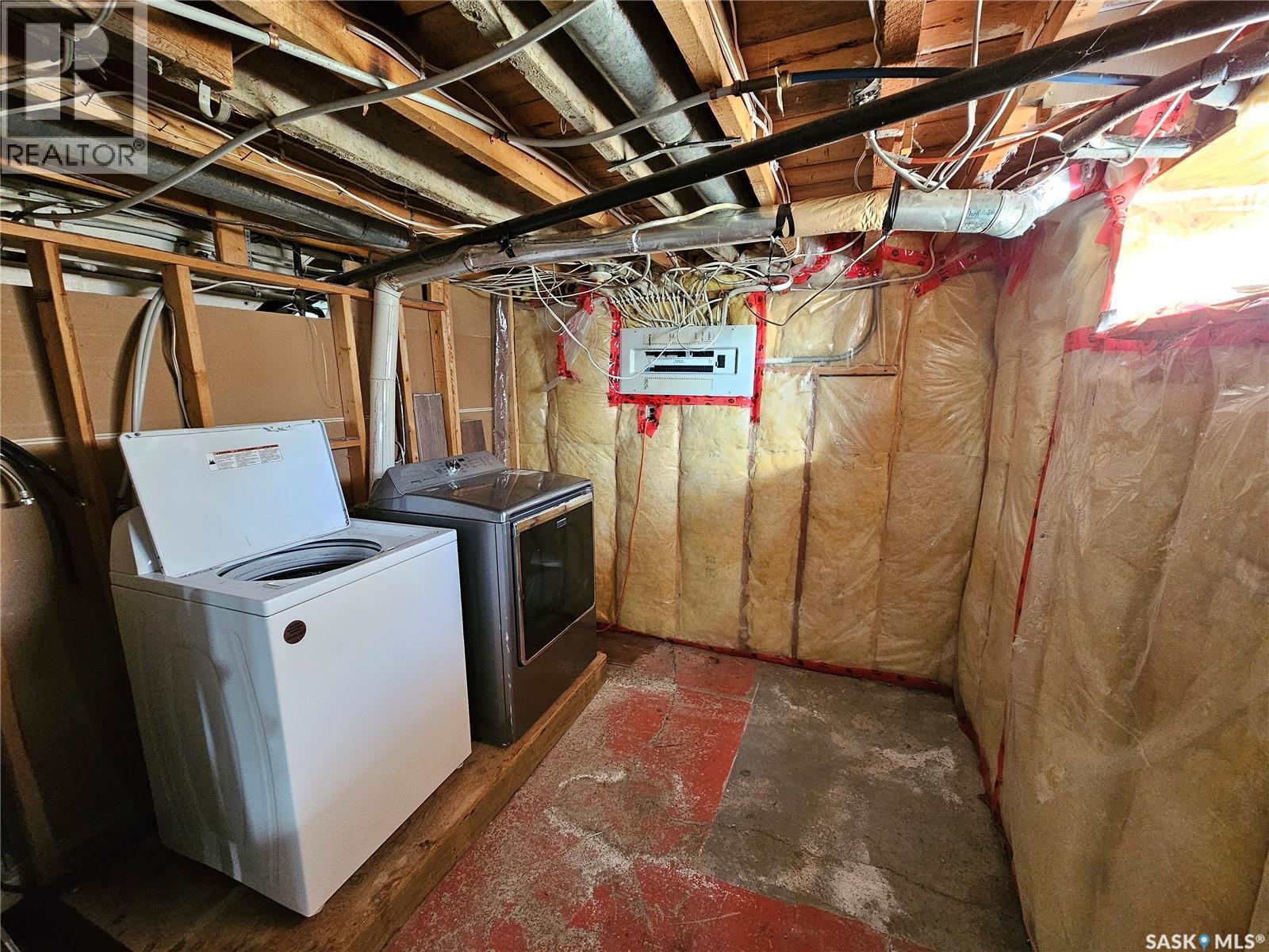 503 Souris Avenue E, Carlyle, SK - Indoor