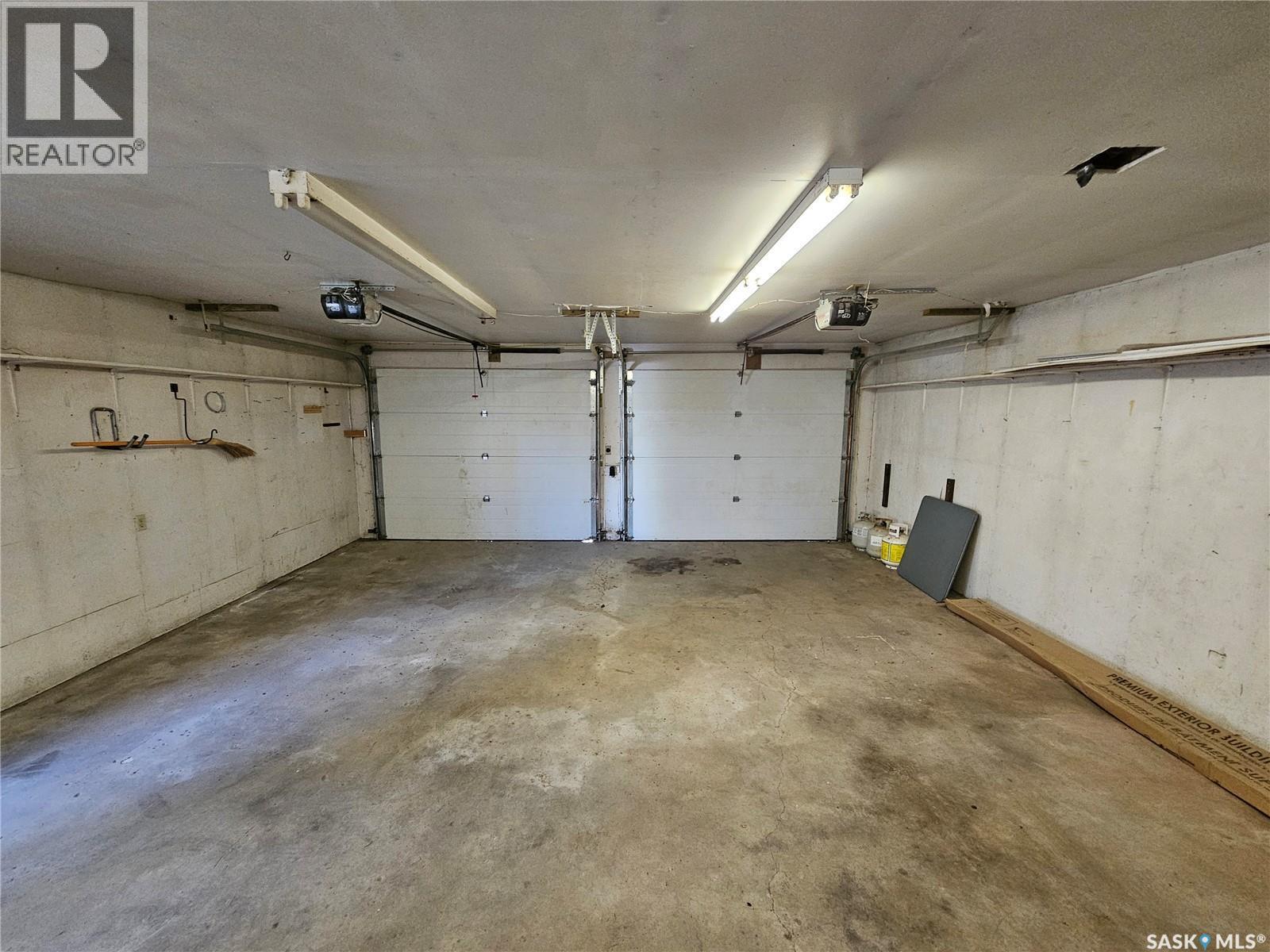 503 Souris Avenue E, Carlyle, SK - Indoor Photo Showing Garage