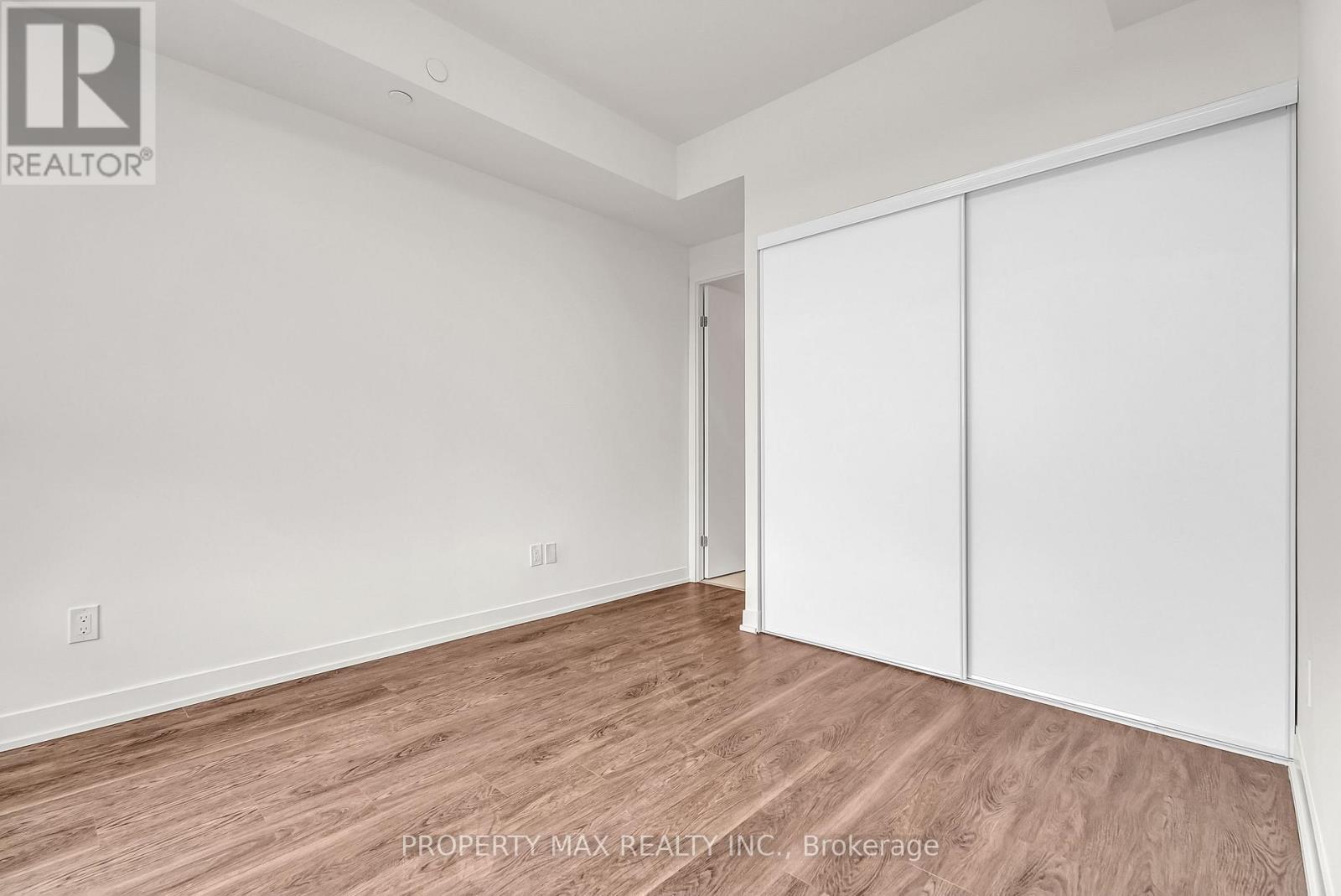 728 - 2 David Eyer Road, Richmond Hill, ON - Indoor Photo Showing Other Room