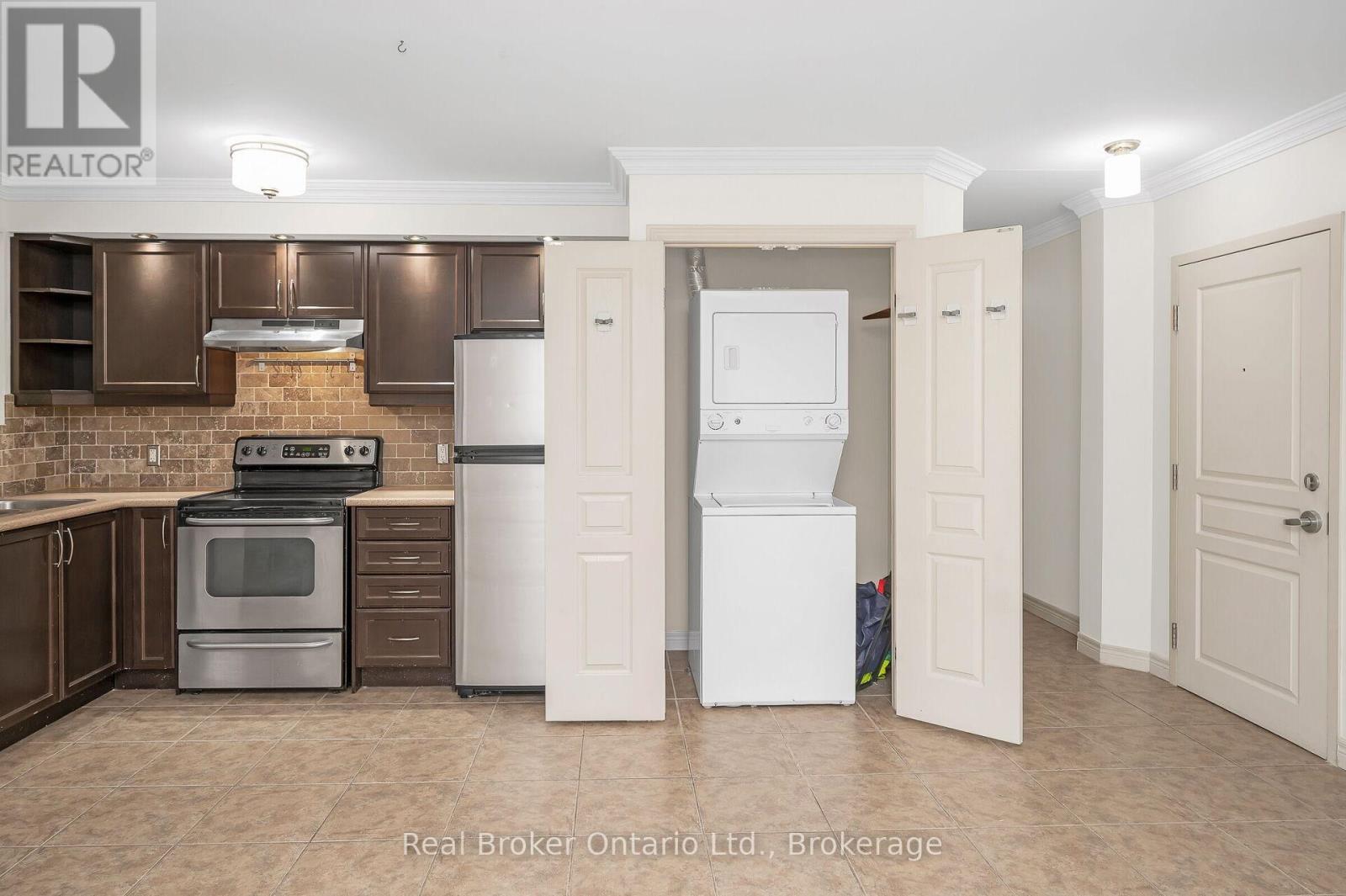 303 - 1212 Fennell Avenue E, Hamilton (Huntington), ON - Indoor