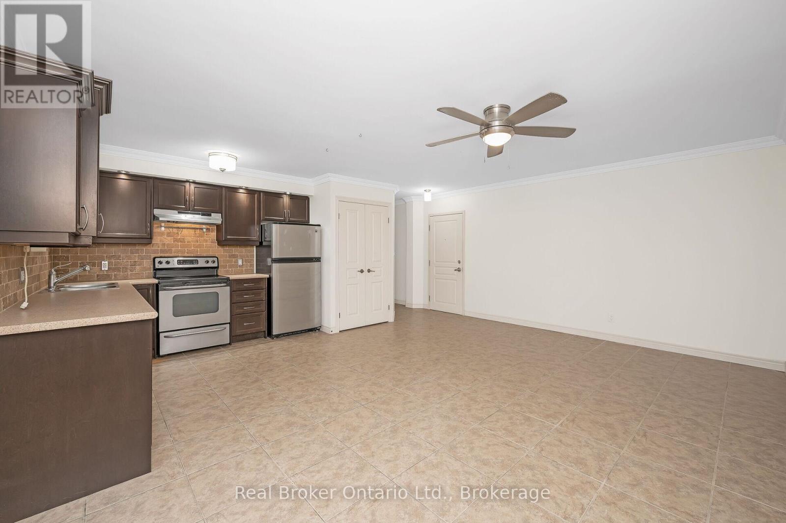 303 - 1212 Fennell Avenue E, Hamilton (Huntington), ON - Indoor Photo Showing Kitchen With Stainless Steel Kitchen