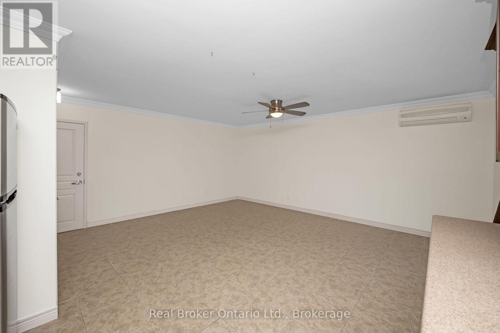 303 - 1212 Fennell Avenue E, Hamilton (Huntington), ON - Indoor Photo Showing Other Room