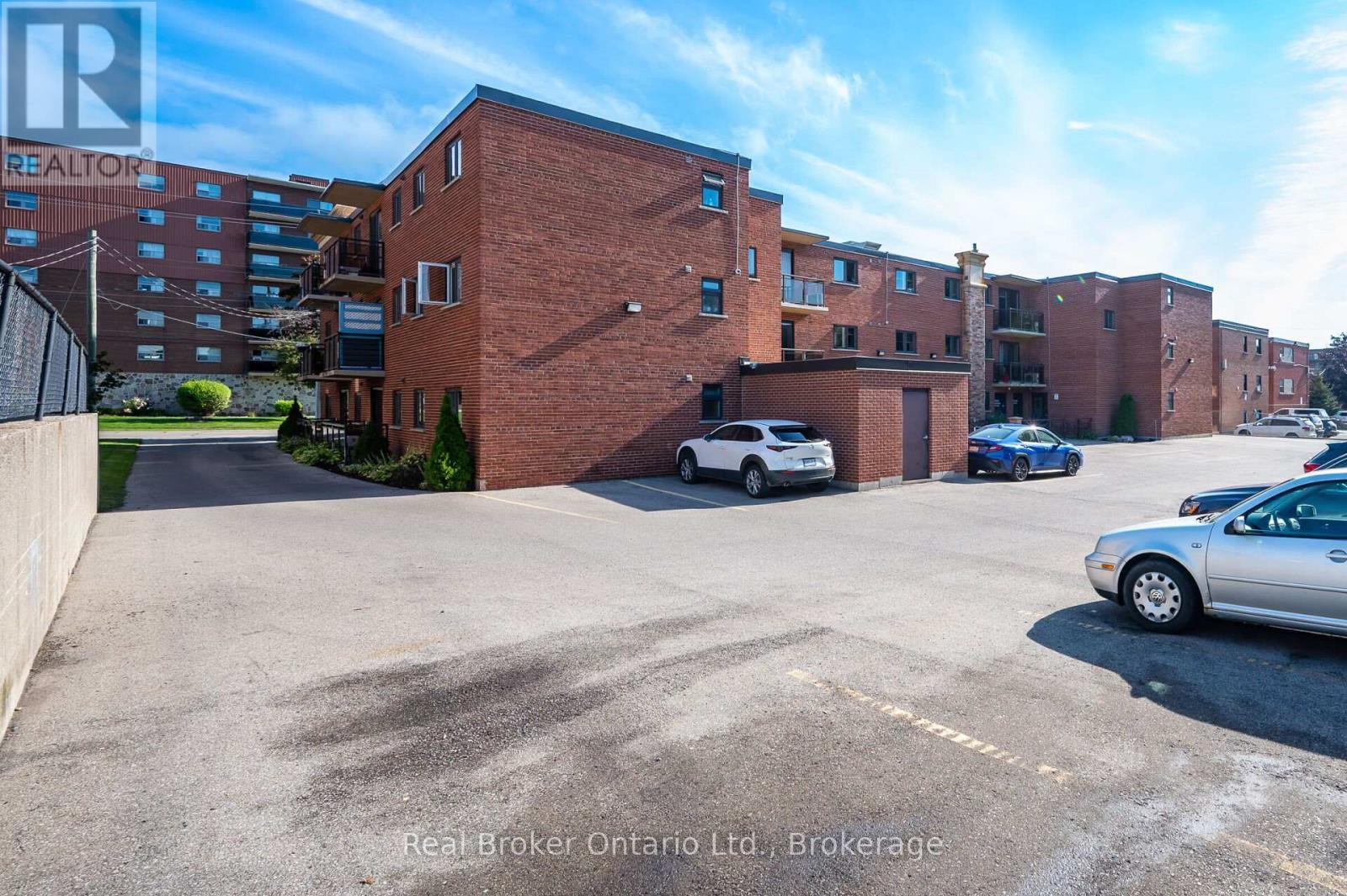 303 - 1212 Fennell Avenue E, Hamilton (Huntington), ON - Outdoor With Balcony