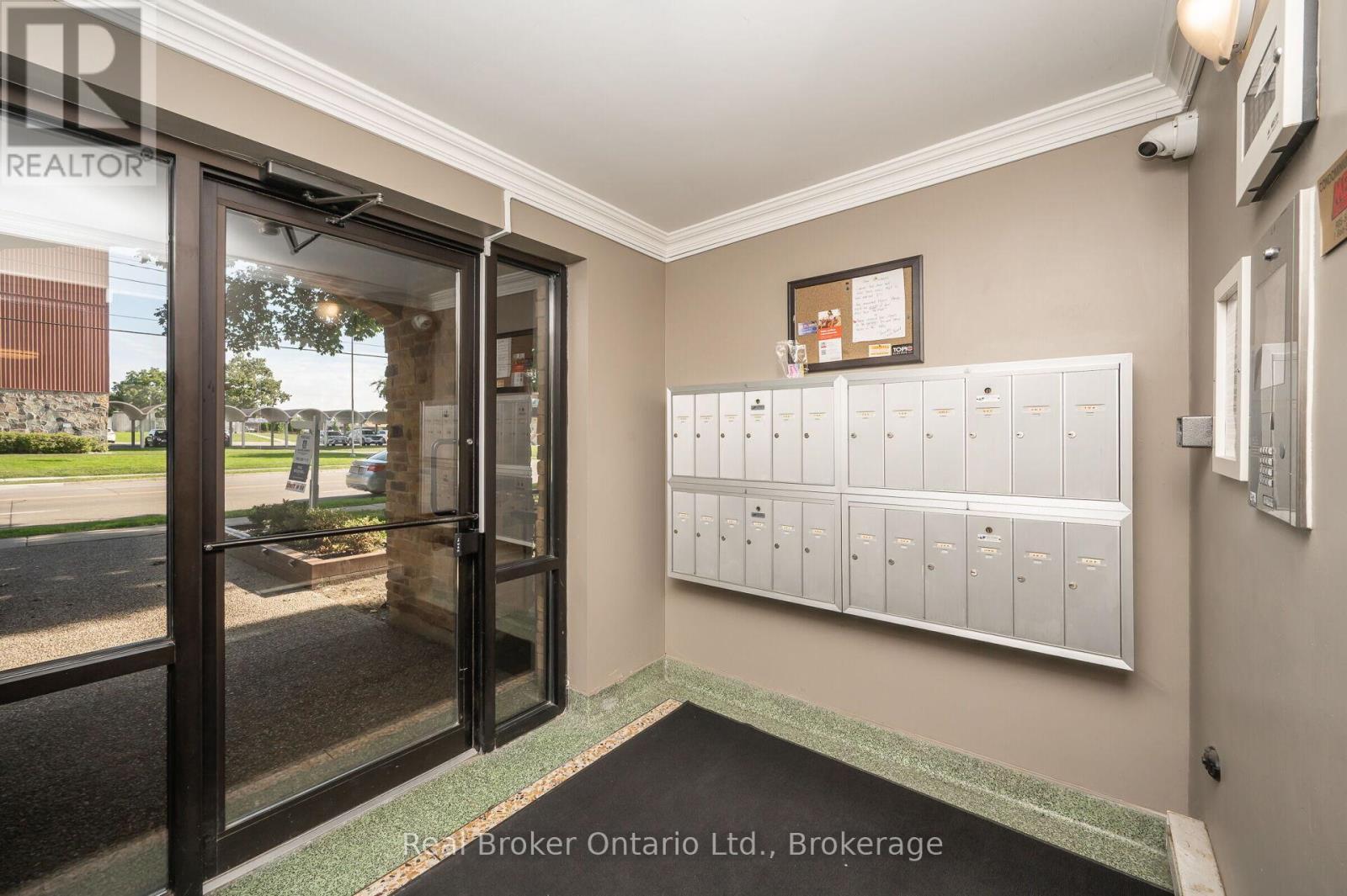 303 - 1212 Fennell Avenue E, Hamilton (Huntington), ON - Indoor Photo Showing Other Room