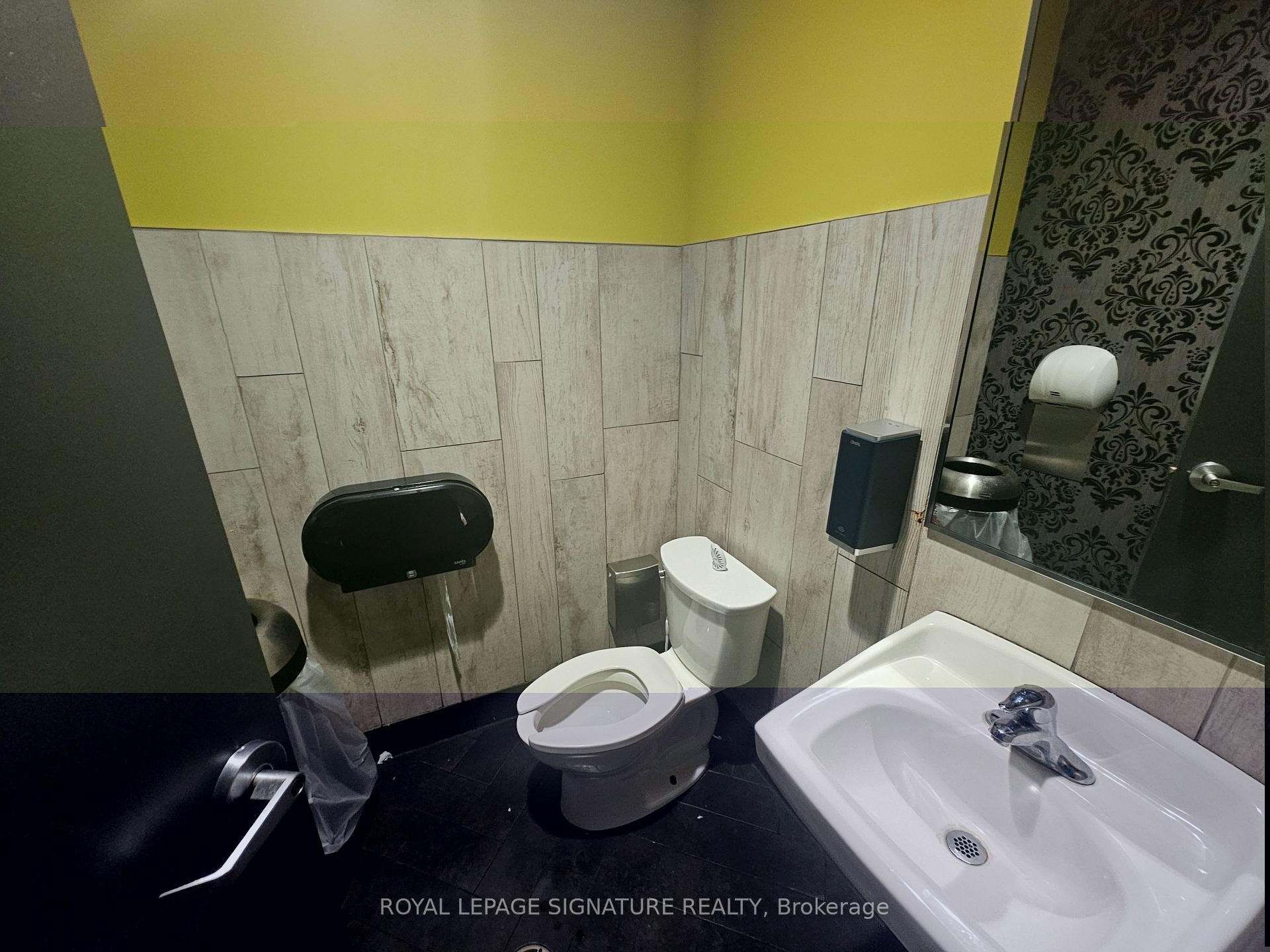 L-10 Manitou Drive, Kitchener, ON