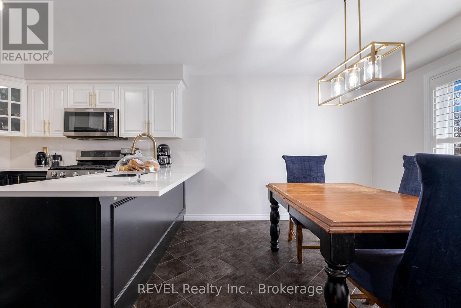 29 Springbreeze Heights, Hamilton (Stoney Creek), ON - Indoor