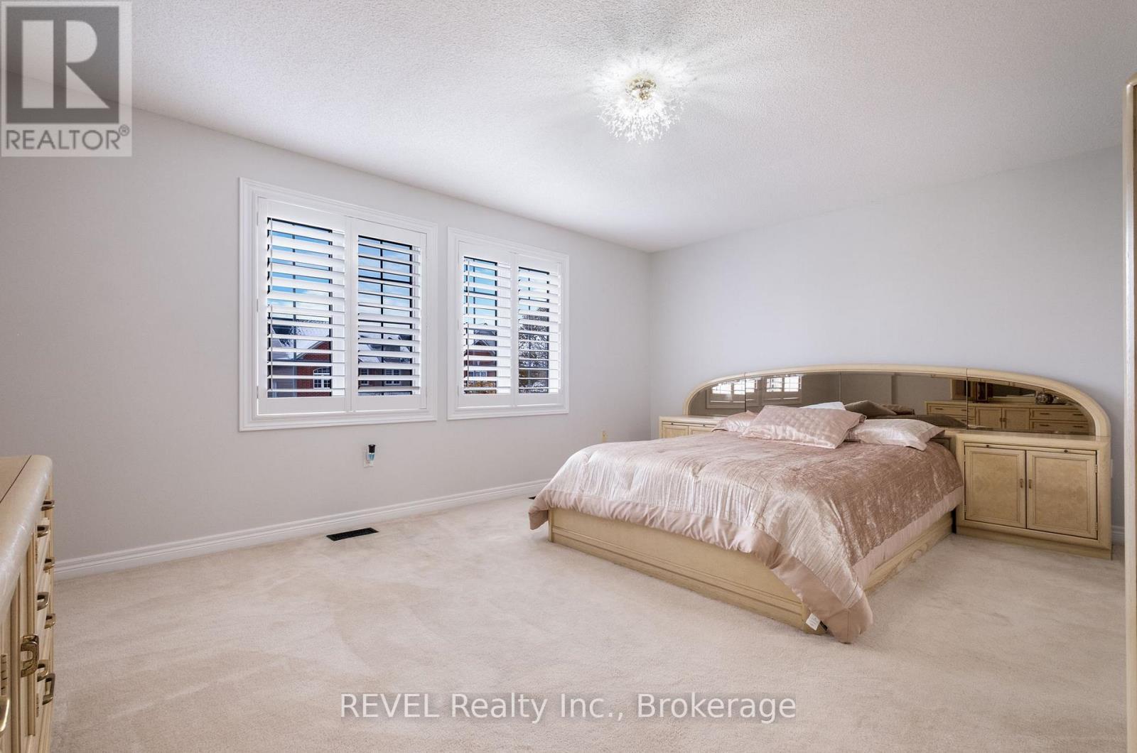 29 Springbreeze Heights, Hamilton (Stoney Creek), ON - Indoor Photo Showing Bedroom