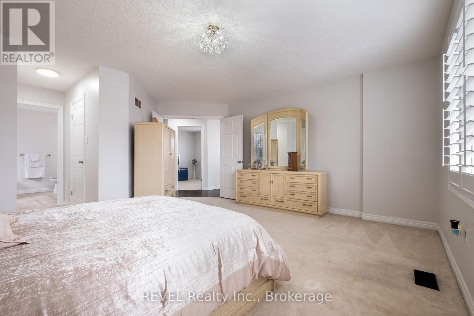 29 Springbreeze Heights, Hamilton (Stoney Creek), ON - Indoor Photo Showing Bedroom