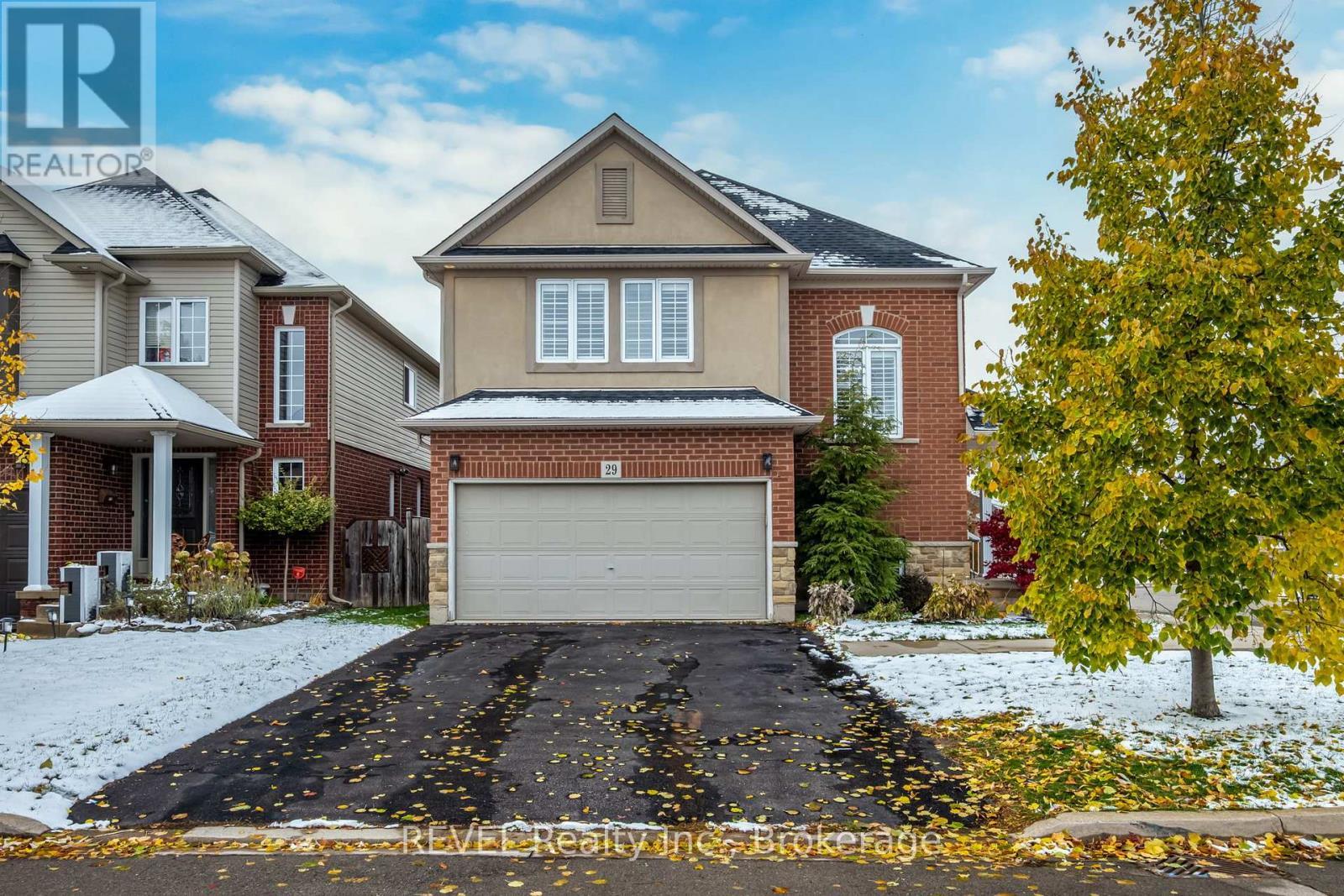 29 Springbreeze Heights, Hamilton (Stoney Creek), ON - Outdoor With Facade