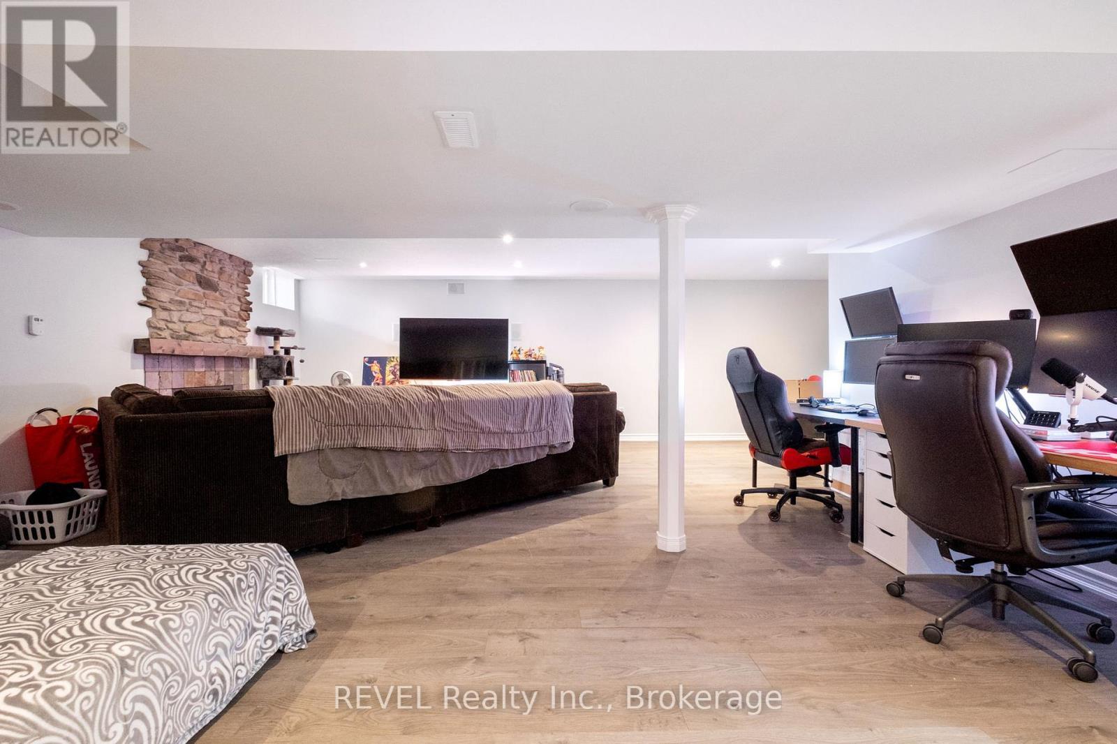 29 Springbreeze Heights, Hamilton (Stoney Creek), ON - Indoor