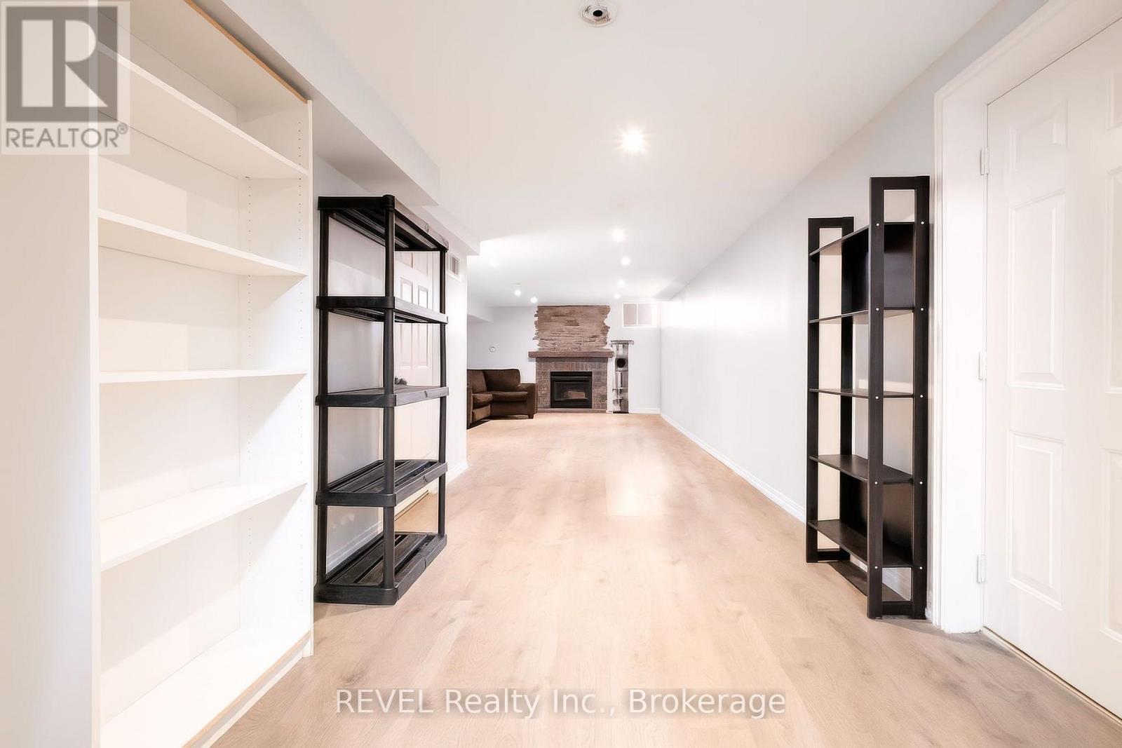 29 Springbreeze Heights, Hamilton (Stoney Creek), ON - Indoor Photo Showing Other Room