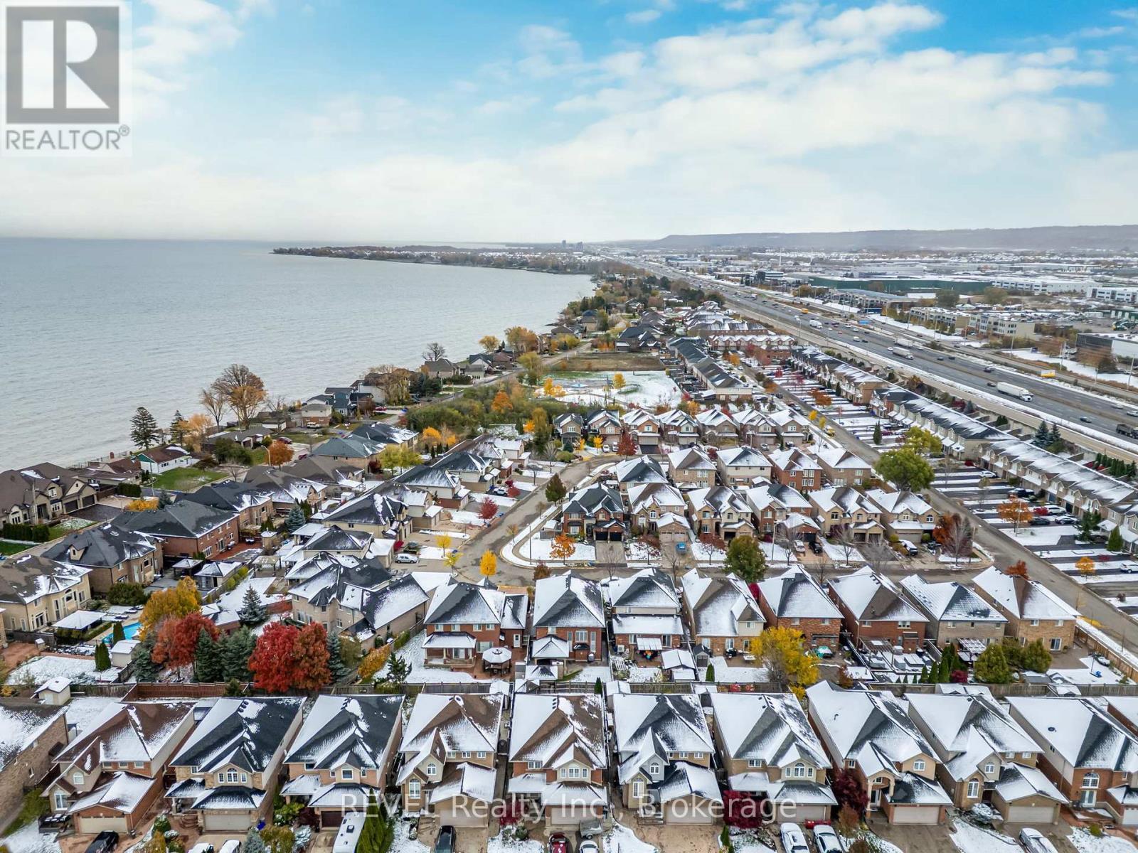 29 Springbreeze Heights, Hamilton (Stoney Creek), ON - Outdoor With Body Of Water With View