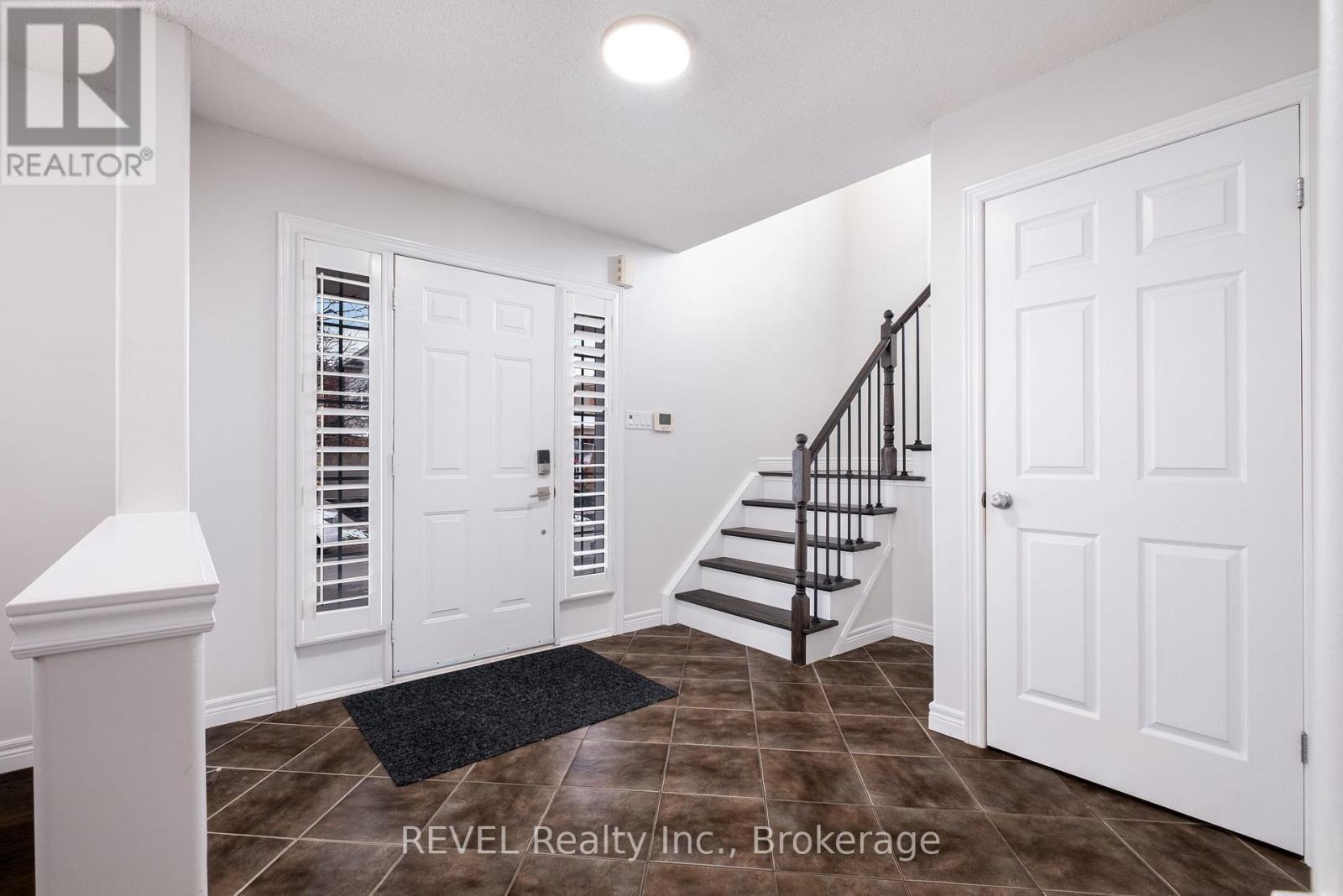 29 Springbreeze Heights, Hamilton (Stoney Creek), ON - Indoor Photo Showing Other Room
