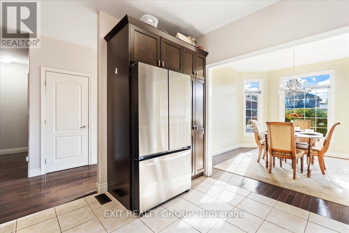14 Cavendish Drive, Belleville (Thurlow Ward), ON - Indoor Photo Showing Dining Room