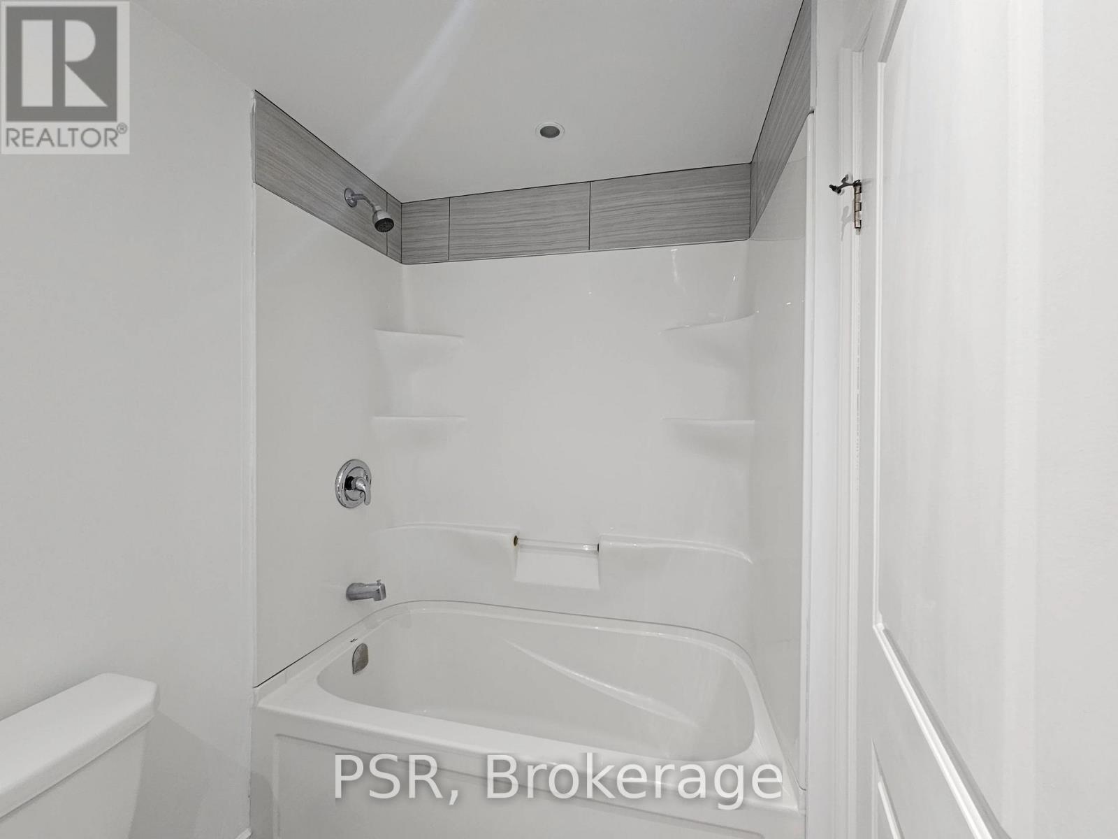 31 Monkton Circle, Brampton, ON - Indoor Photo Showing Bathroom